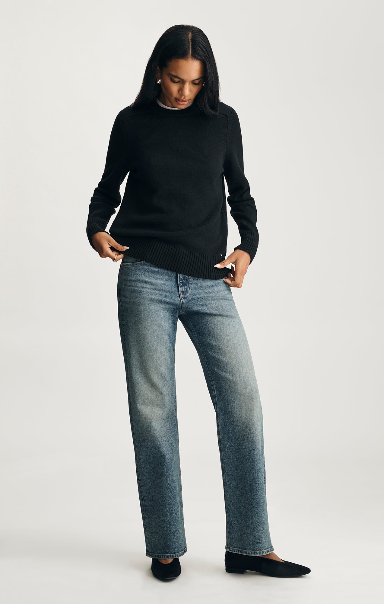 CREW NECK SWEATER IN BLACK