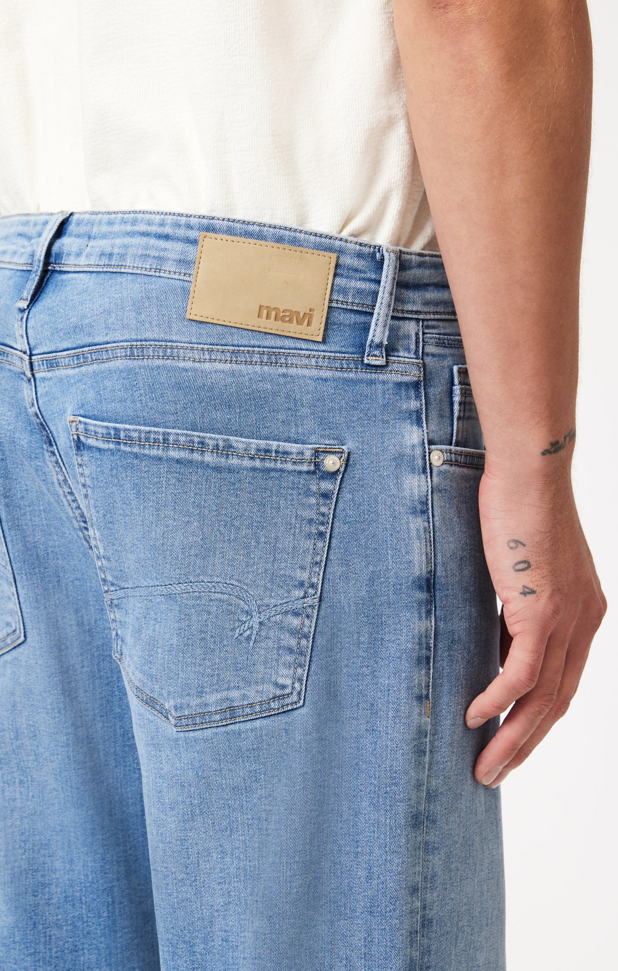 MARCEL LOOSE STRAIGHT LEG IN BLEACHED WILLIAMSBURG - Mavi Jeans
