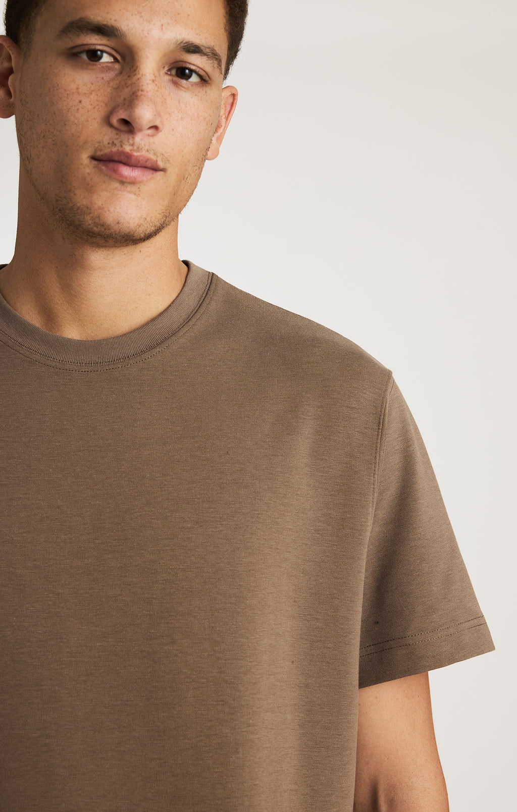 EDITION SHORT SLEEVE T-SHIRT IN SHITAKE