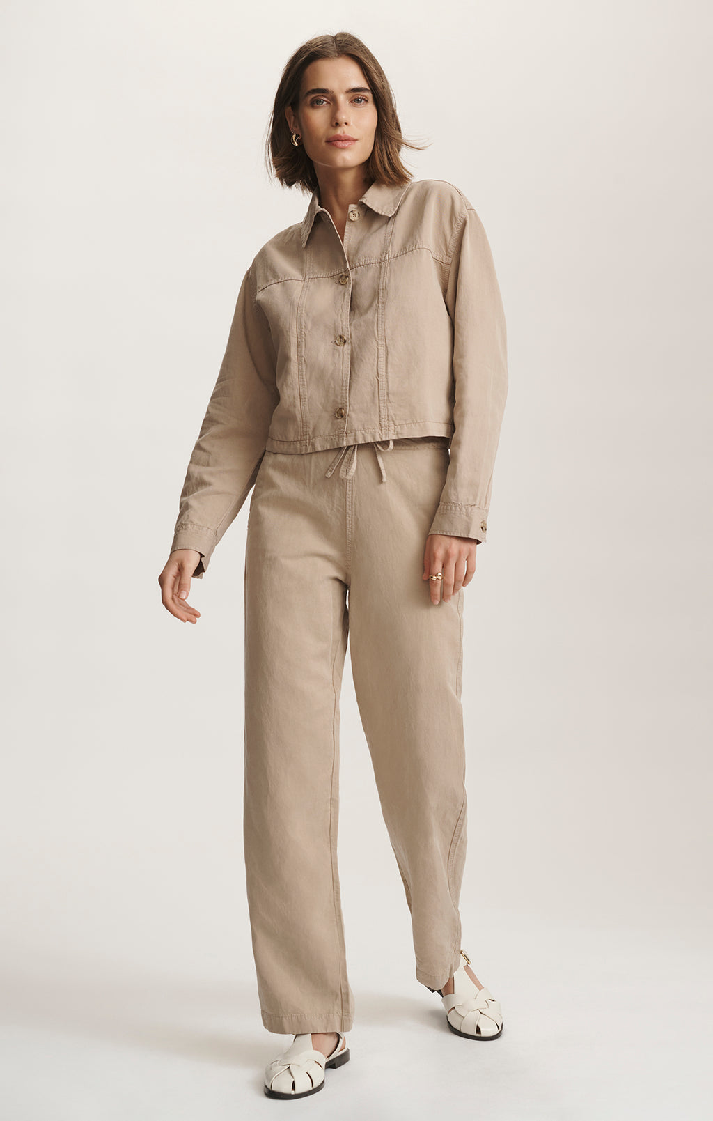 CROPPED TENCEL™ OVERSHIRT IN CHINCHILLA - Mavi Jeans