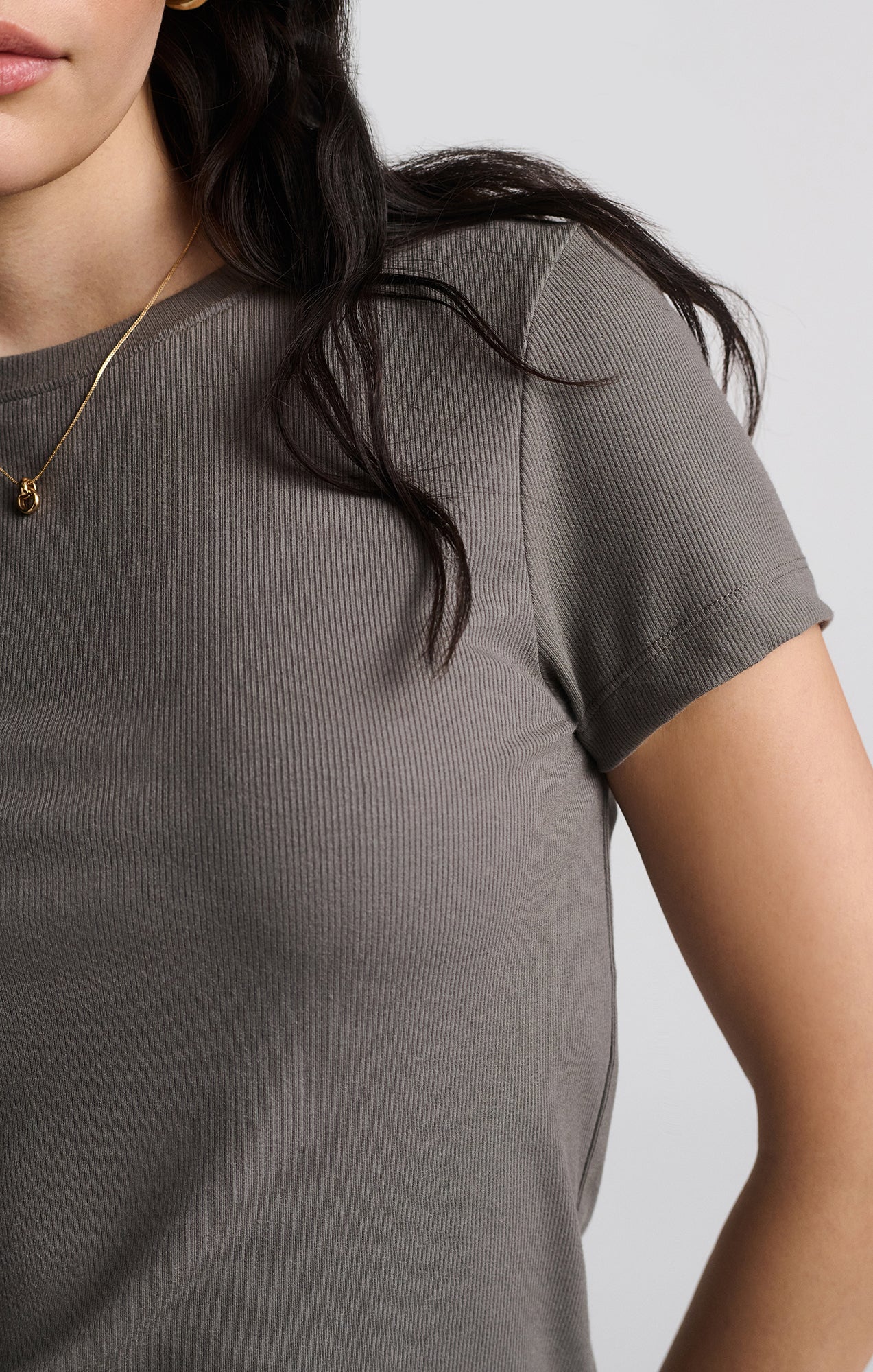 LUXE TOUCH TENCEL™ RIBBED T-SHIRT IN DARK GULL GRAY - Mavi Jeans