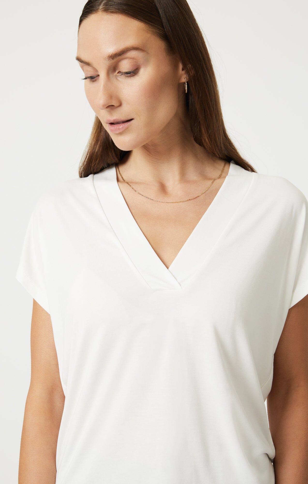 LUXE TOUCH TENCEL™ V-NECK SHIRT IN ANTIQUE LUXE - Mavi Jeans