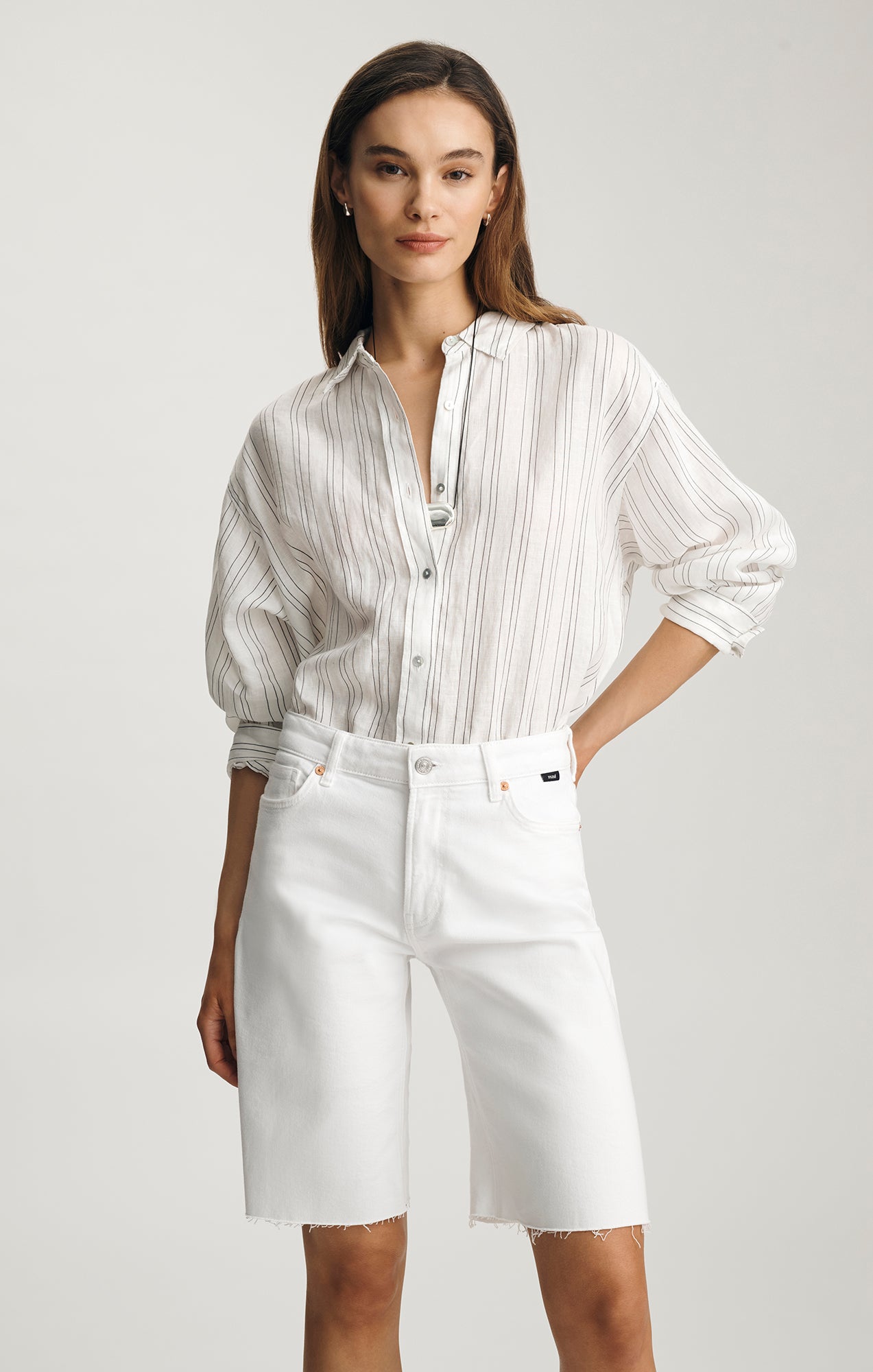 ERIKA BERMUDA SHORTS IN OFF WHITE CLASSIC BLUE - Mavi Jeans