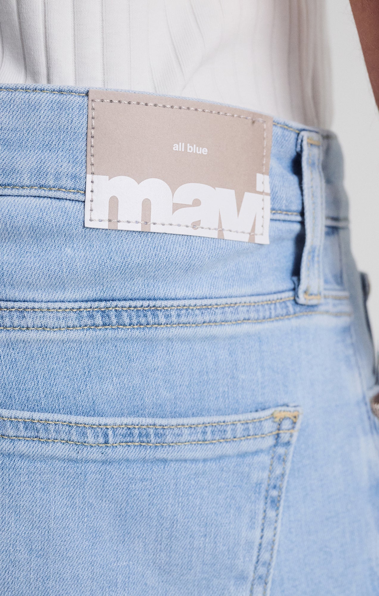 JAKE SLIM LEG IN LIGHT BRUSHED CLASSIC BLUE - Mavi Jeans
