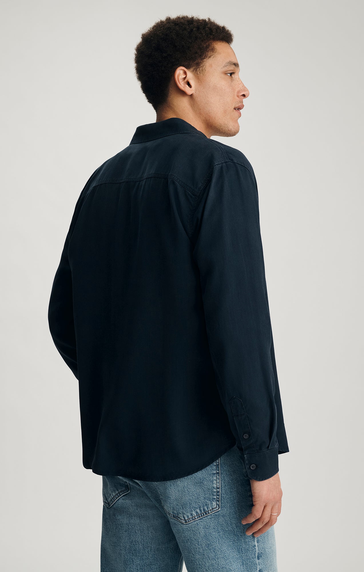 TENCEL™ BUTTON-UP SHIRT IN BLUE NIGHTS
