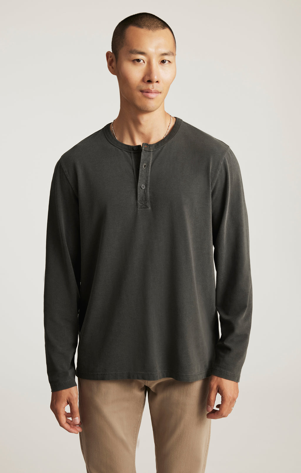 LONG SLEEVE HENLEY T-SHIRT IN PIRATE BLACK - Mavi Jeans