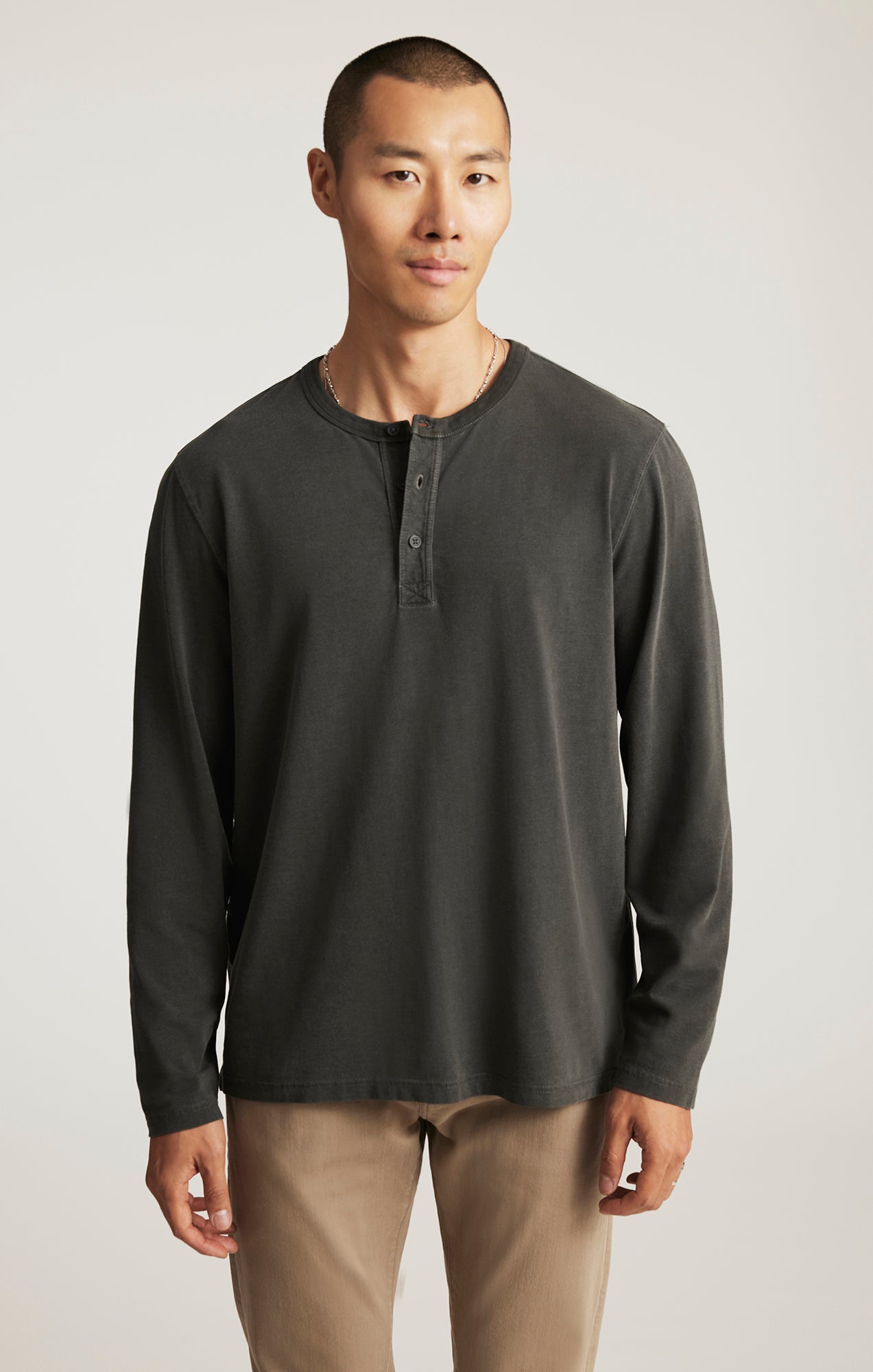 LONG SLEEVE HENLEY T-SHIRT IN PIRATE BLACK - Mavi Jeans
