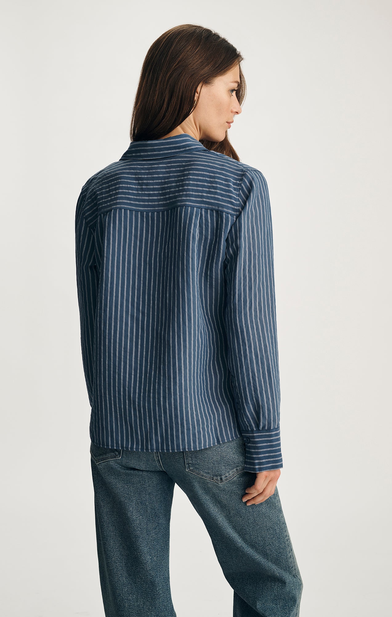 LUXE TOUCH TENCEL™ BUTTON-UP SHIRT IN INFINITY STRIPE