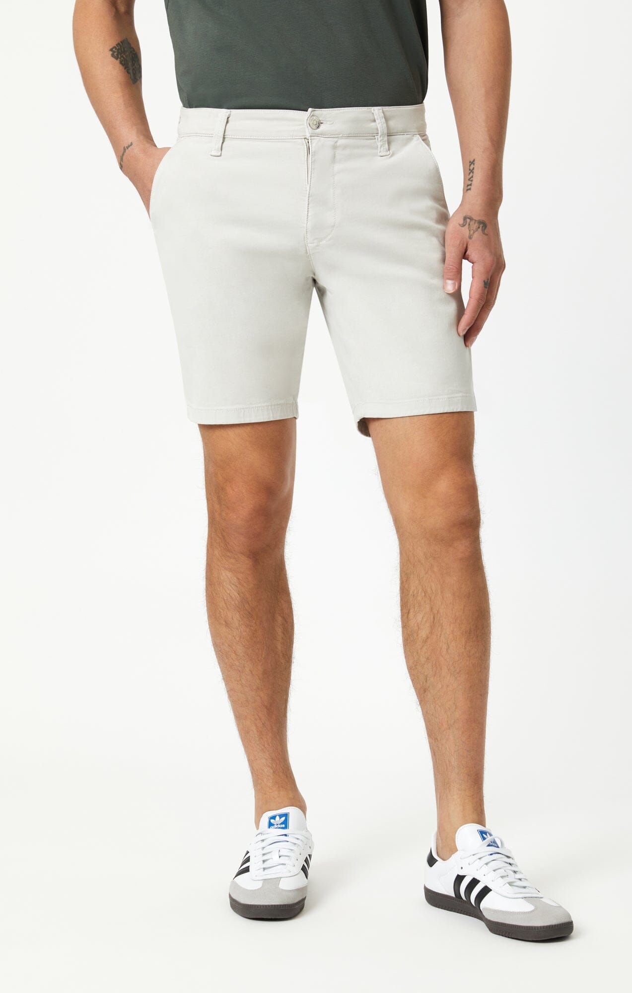 NOAH SHORTS IN OYSTER MUSHROOM LUXE TWILL - Mavi Jeans