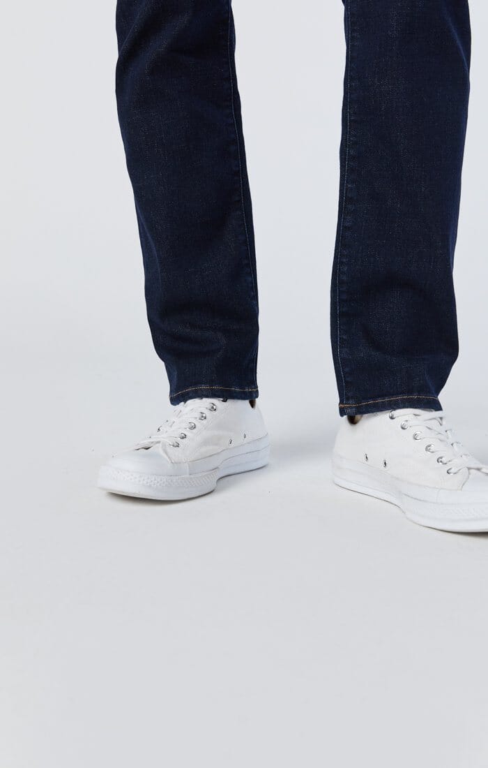 ZACH STRAIGHT LEG IN RINSE FEATHER BLUE - Mavi Jeans