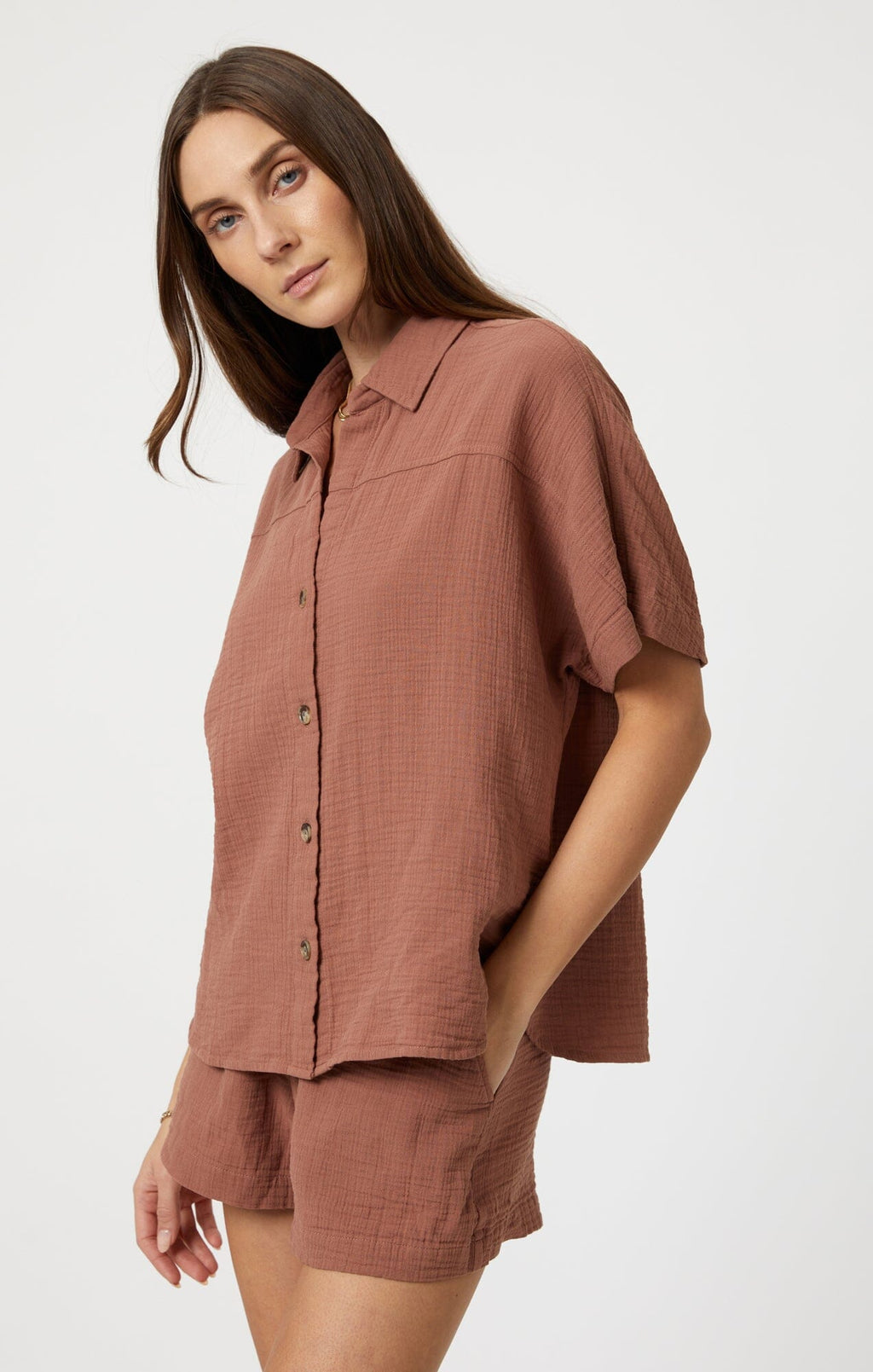 GAUZE SHORT SLEEVE SHIRT IN BROWNIE - Mavi Jeans