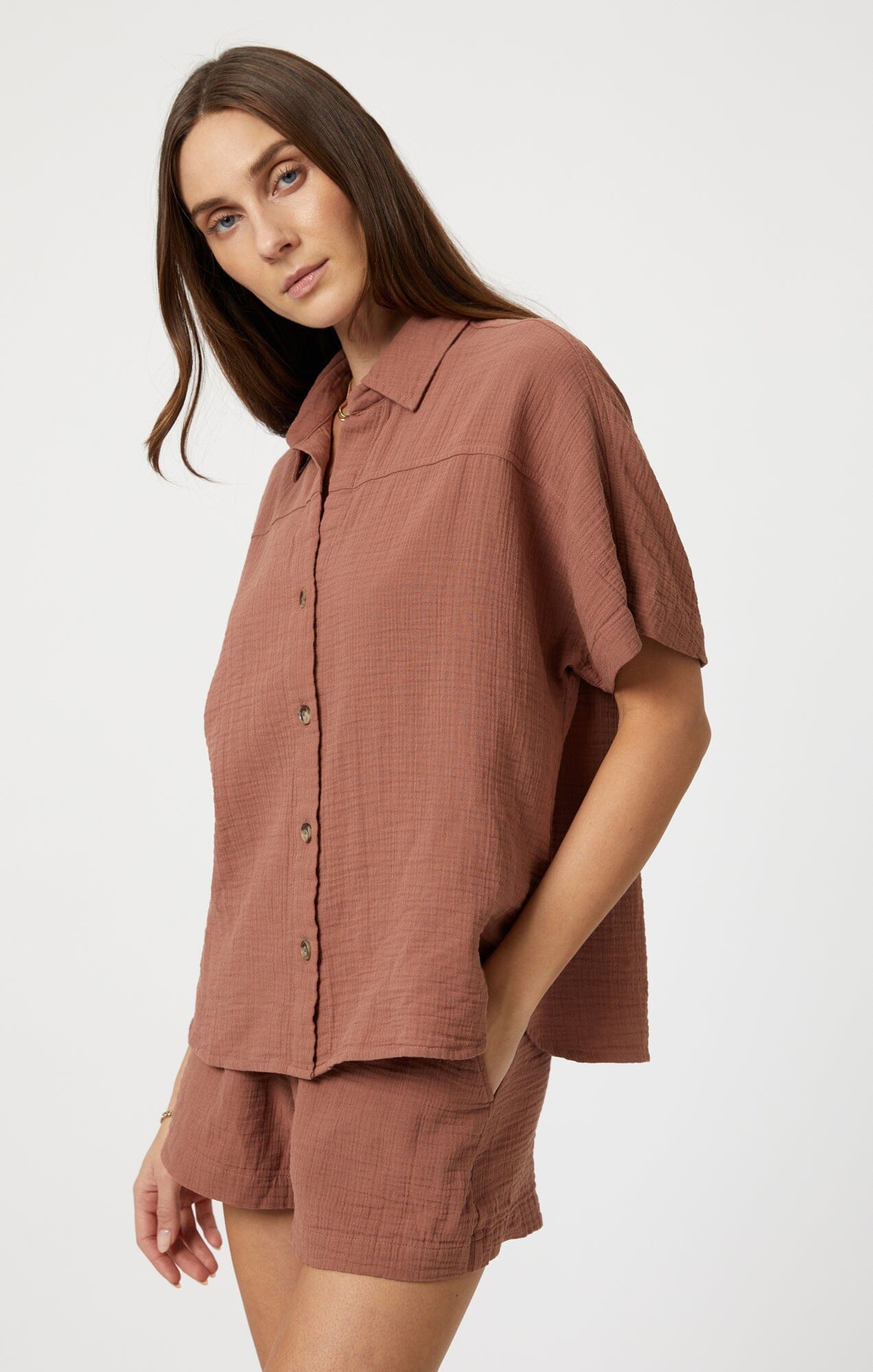 GAUZE SHORT SLEEVE SHIRT IN BROWNIE - Mavi Jeans