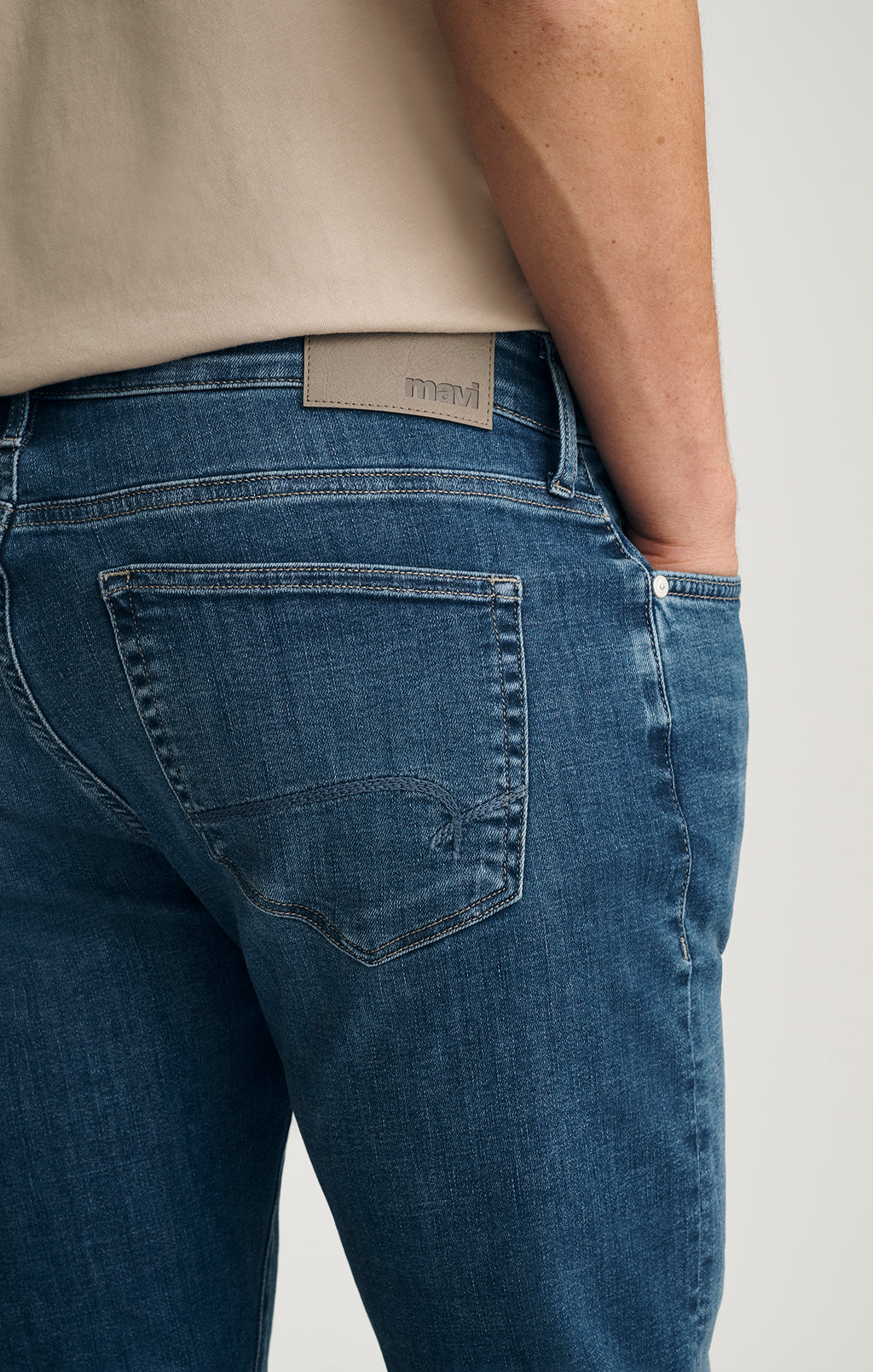 JAKE SLIM LEG IN MID BRUSHED FEATHER BLUE - Mavi Jeans