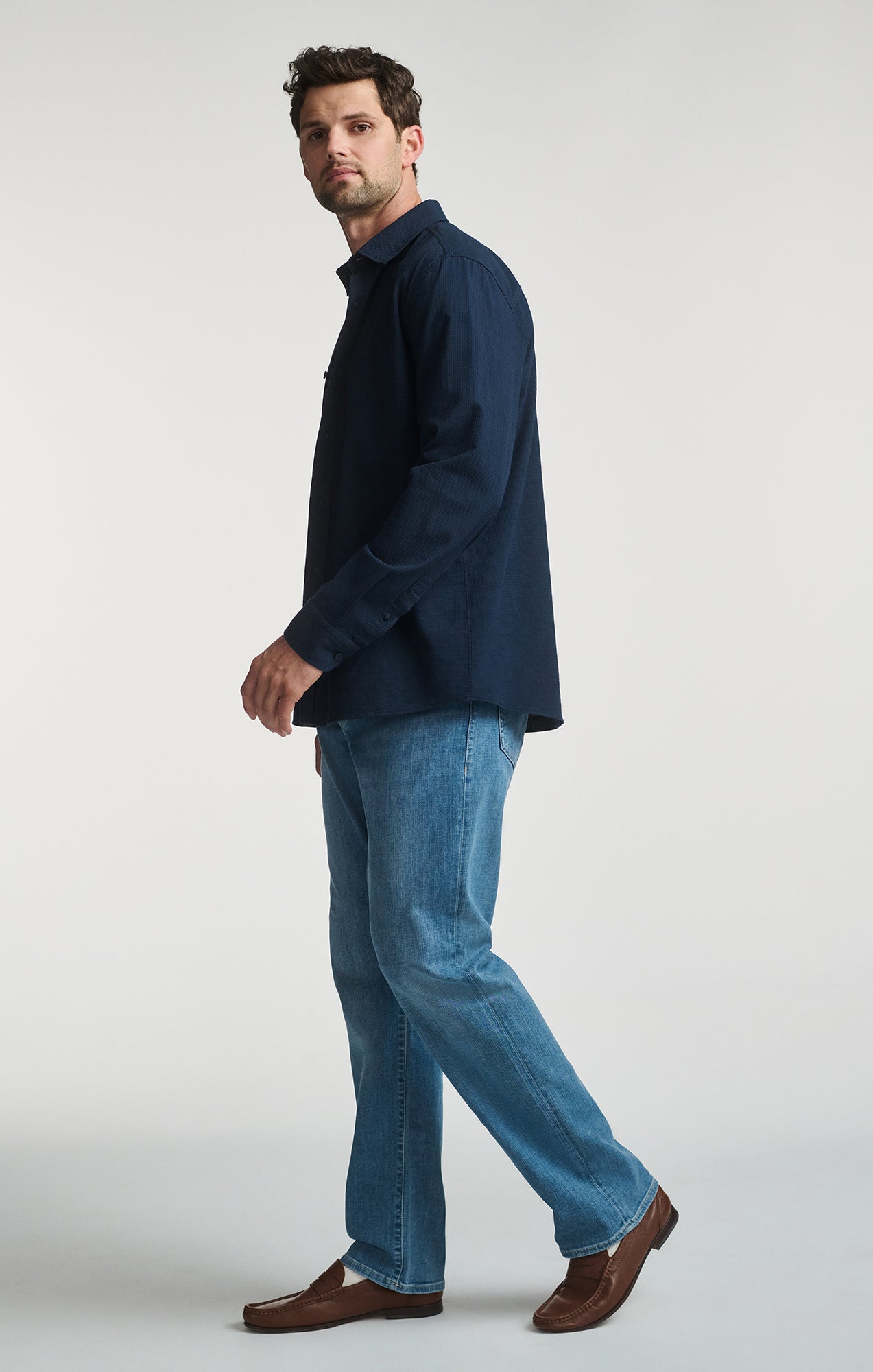 LONG SLEEVE BUTTON-UP SHIRT IN BLACK IRIS - Mavi Jeans