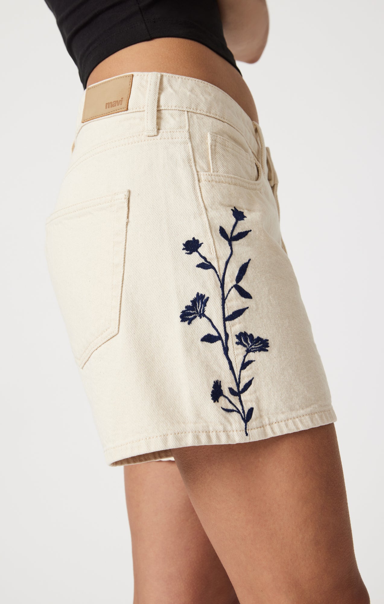 Mavi Women's Heidi Straight Leg Shorts In Beige Denim – Mavi Jeans