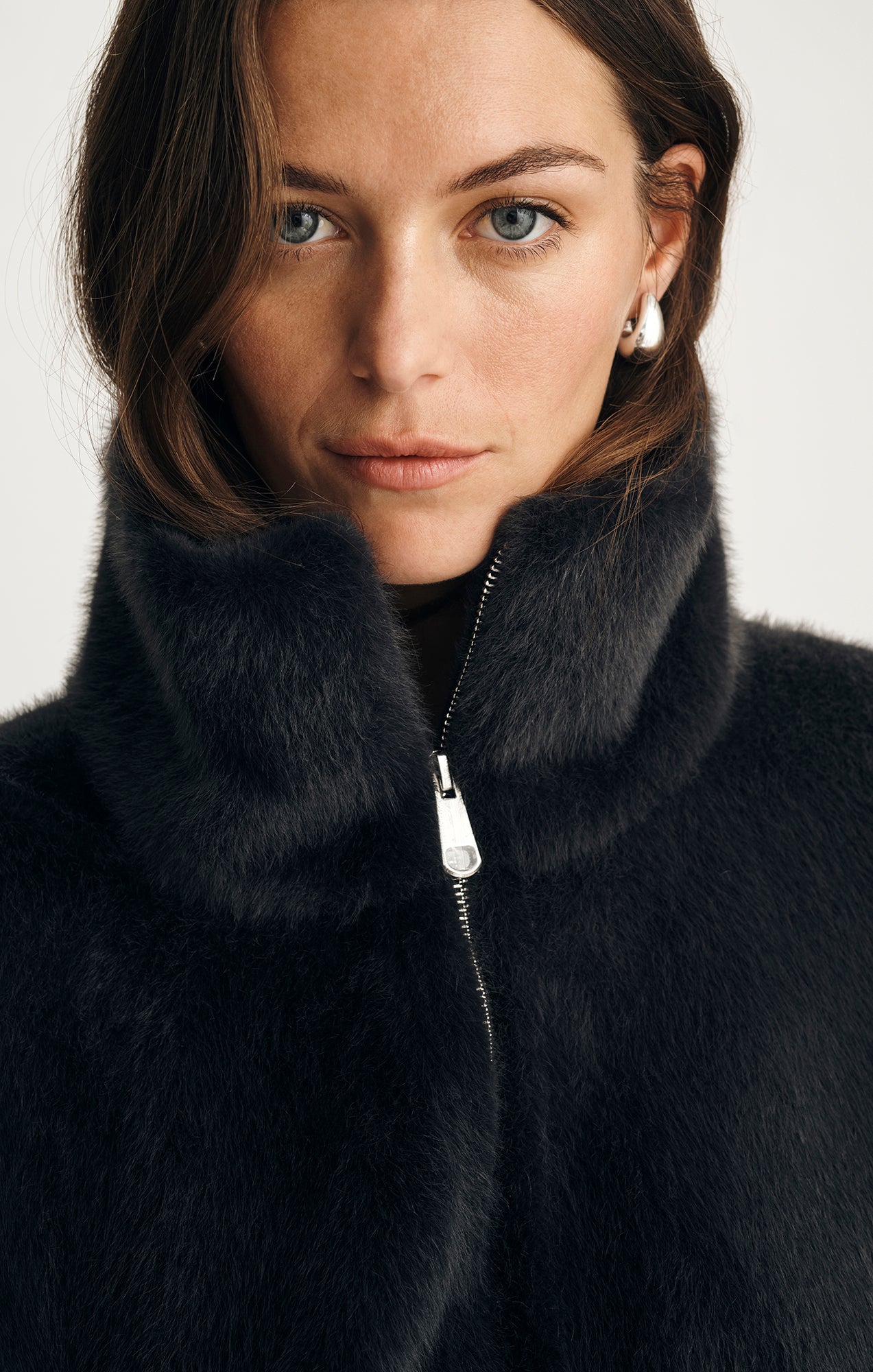 FAUX FUR JACKET IN OBSIDIAN