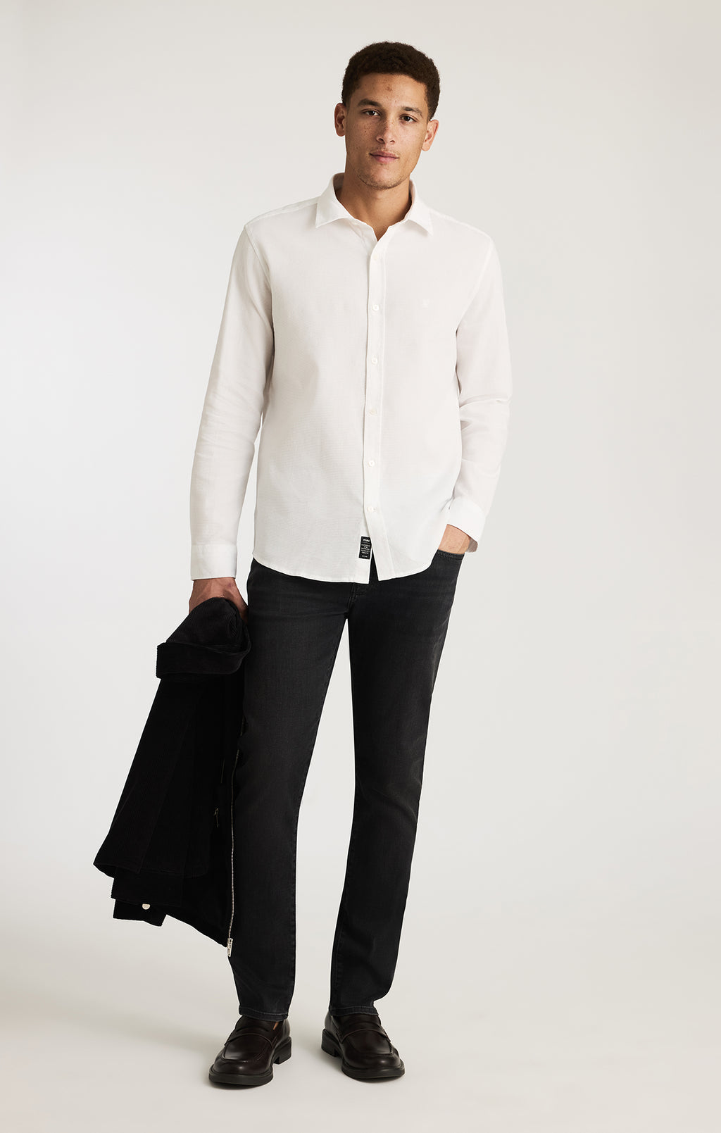 LONG SLEEVE BUTTON-UP SHIRT IN WHITE