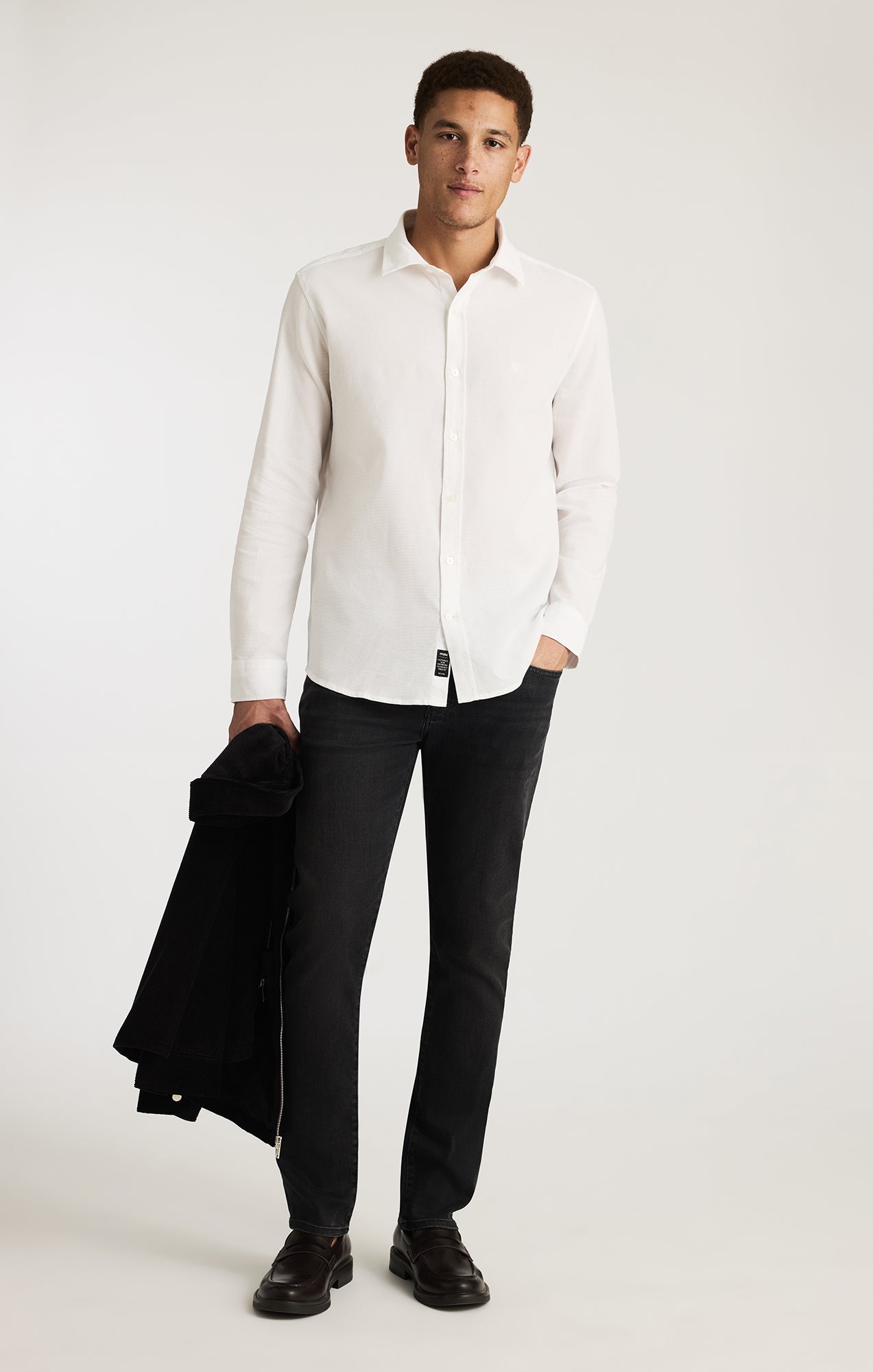 LONG SLEEVE BUTTON-UP SHIRT IN WHITE