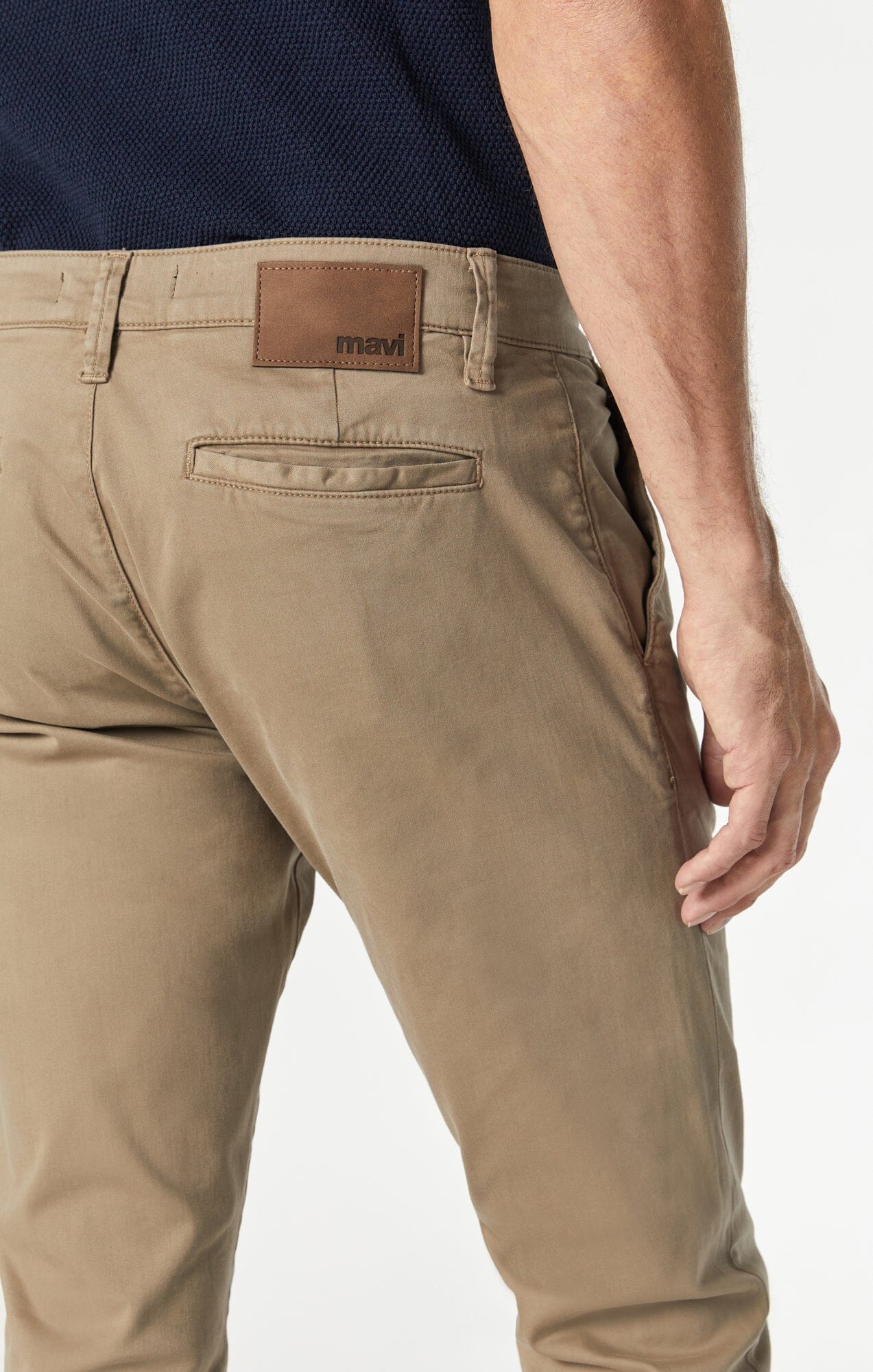 JOHNNY SLIM LEG CHINO IN BRITISH KHAKI TWILL - Mavi Jeans