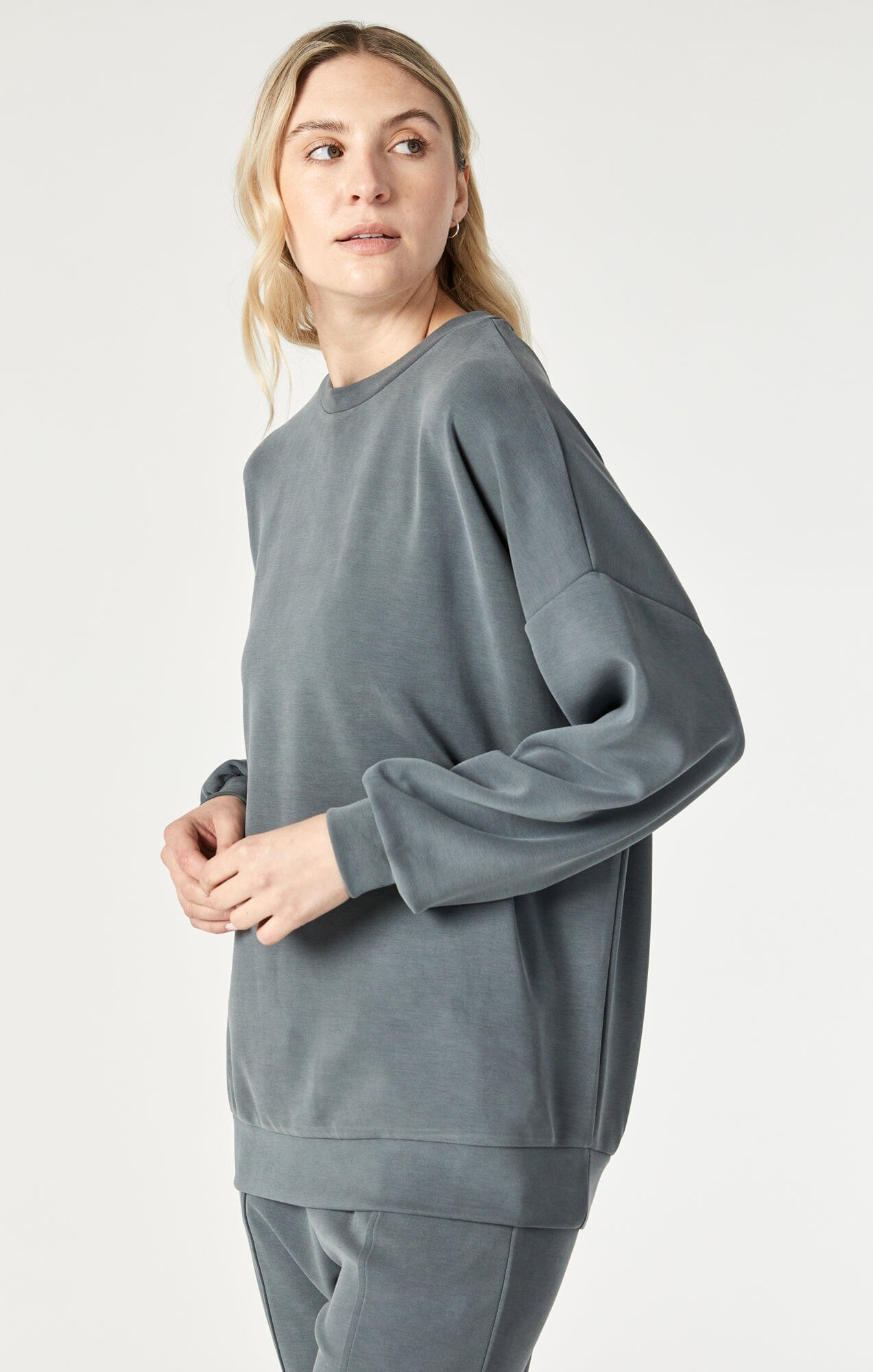 LUXE TOUCH TENCEL™ SWEATSHIRT IN URBAN CHIC - Mavi Jeans