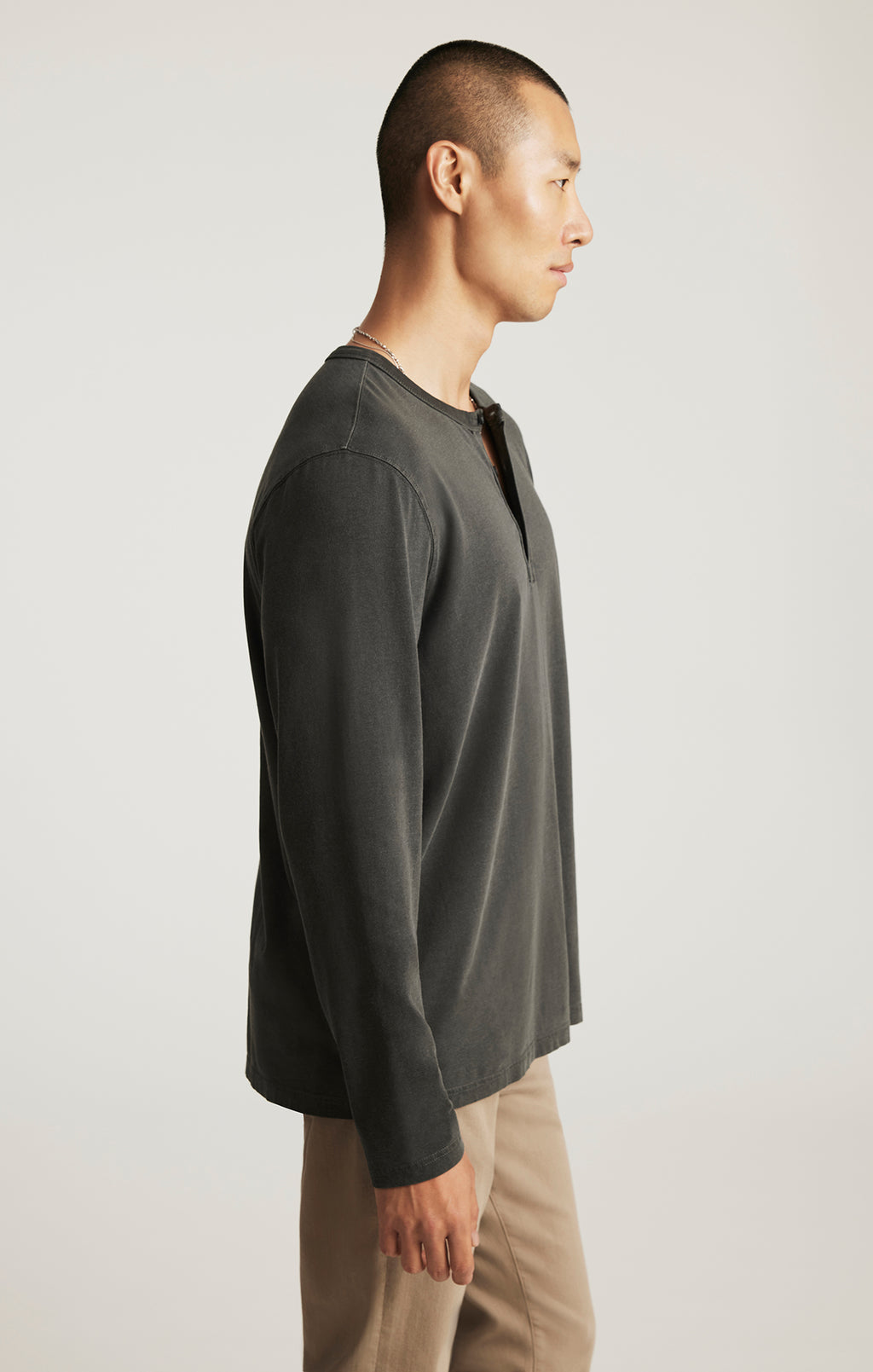 LONG SLEEVE HENLEY T-SHIRT IN PIRATE BLACK - Mavi Jeans
