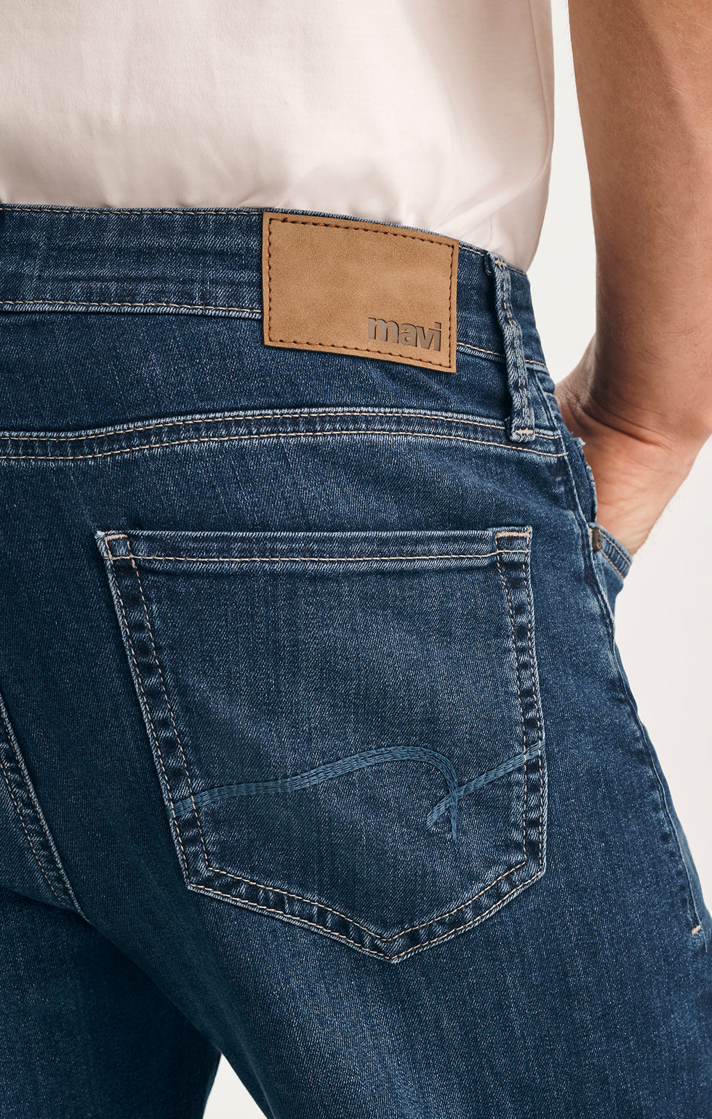 ZACH STRAIGHT LEG IN MID BRUSHED NASHVILLE - Mavi Jeans