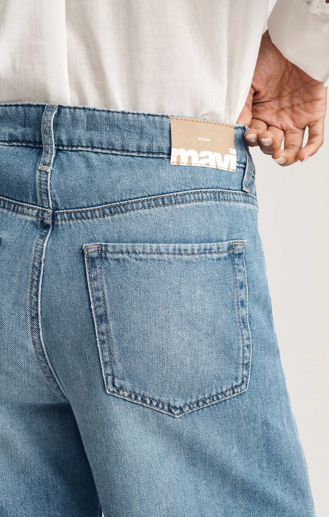 NELLA RELAXED SHORTS IN LIGHT BLUE WELL BLUE - Mavi Jeans