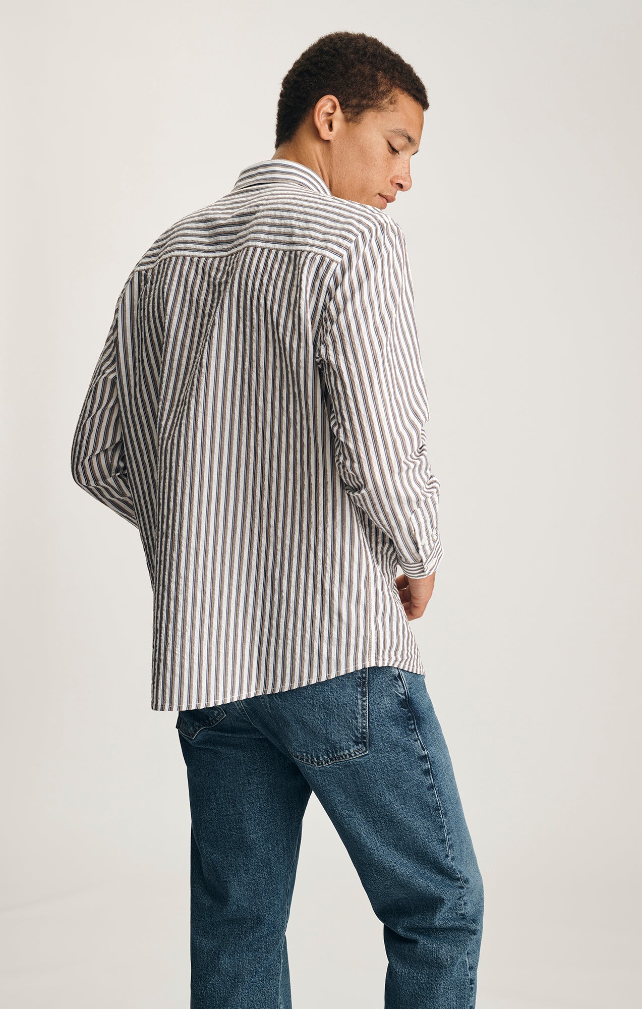 EDITION STRIPED BUTTON-UP SHIRT IN SHITAKE STRIPE