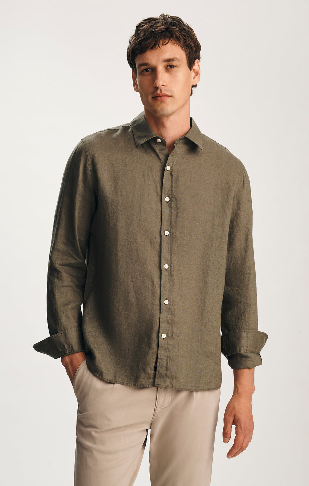 LINEN BUTTON-UP SHIRT IN DUSTY OLIVE
