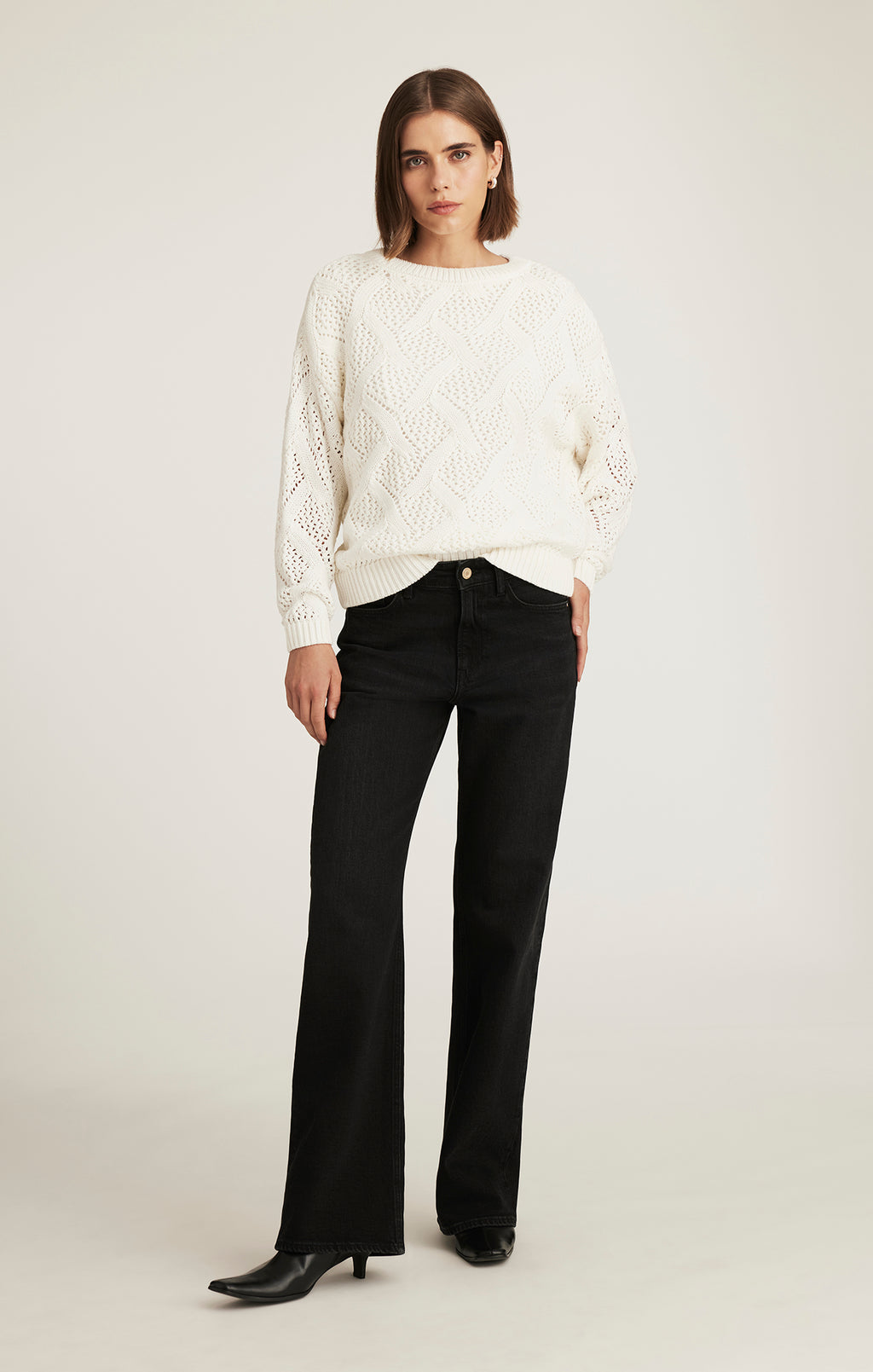CABLE-KNIT SWEATER IN ANTIQUE WHITE