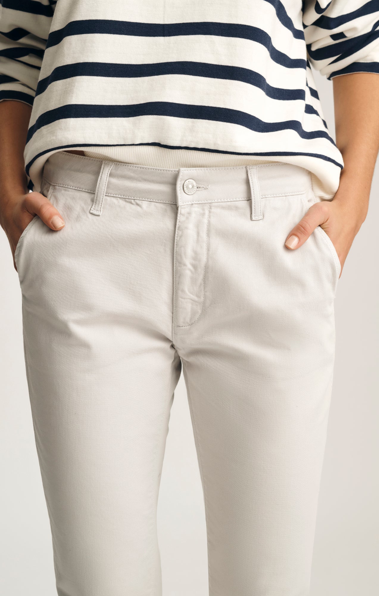 KATHLEEN SLIM CHINO IN PEARLY RIVER TWILL - Mavi Jeans