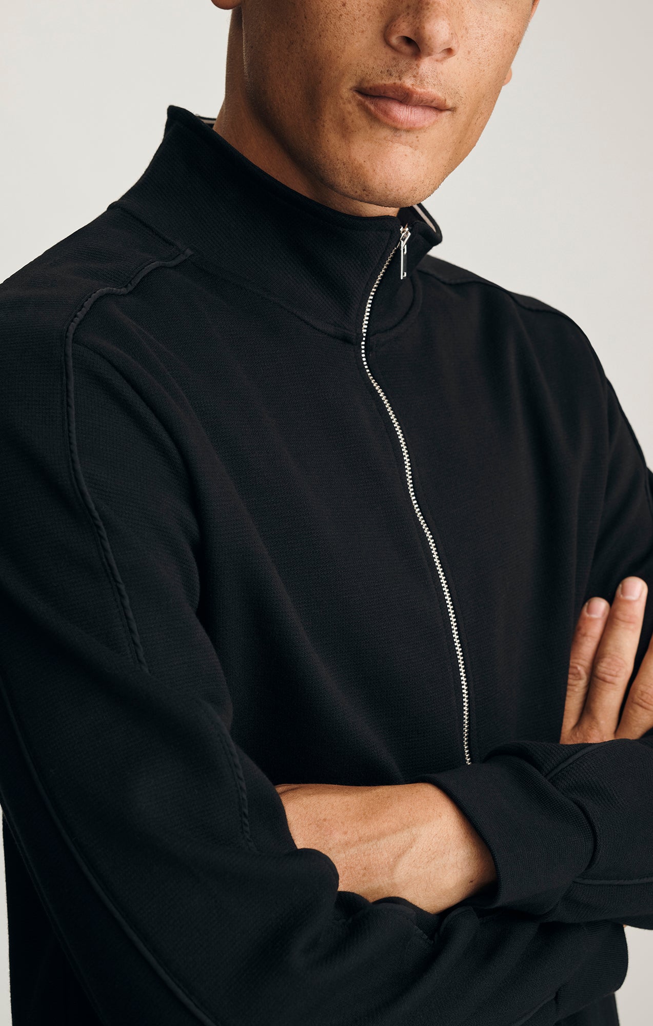 FULL ZIP SWEATSHIRT IN BLACK