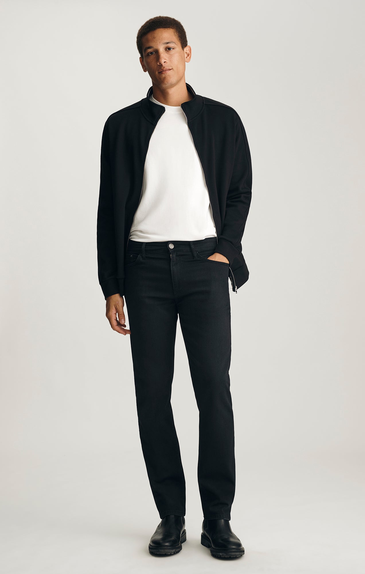 FULL ZIP SWEATSHIRT IN BLACK