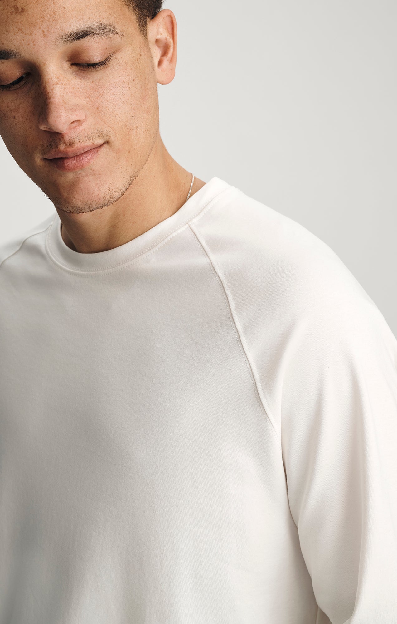 INTERLOCK LONG SLEEVE CREW NECK T-SHIRT IN ANTIQUE WHITE - Mavi Jeans