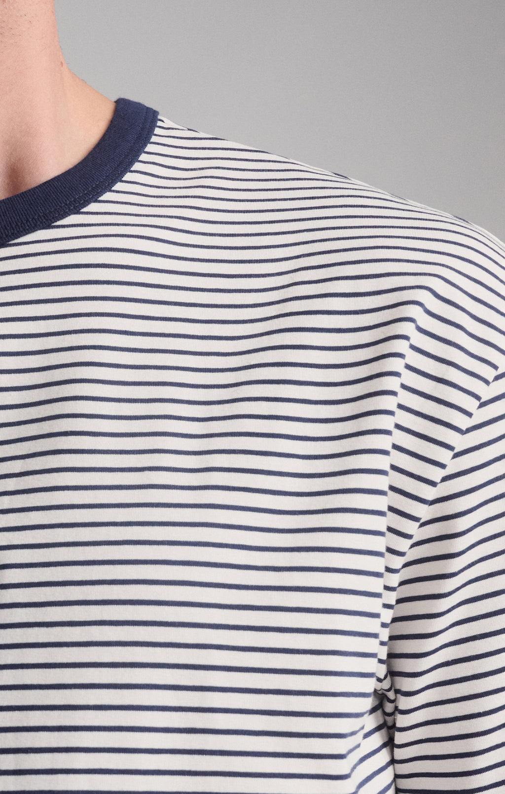 STRIPED SHORT SLEEVE CREW NECK T-SHIRT IN BLACK IRIS - Mavi Jeans
