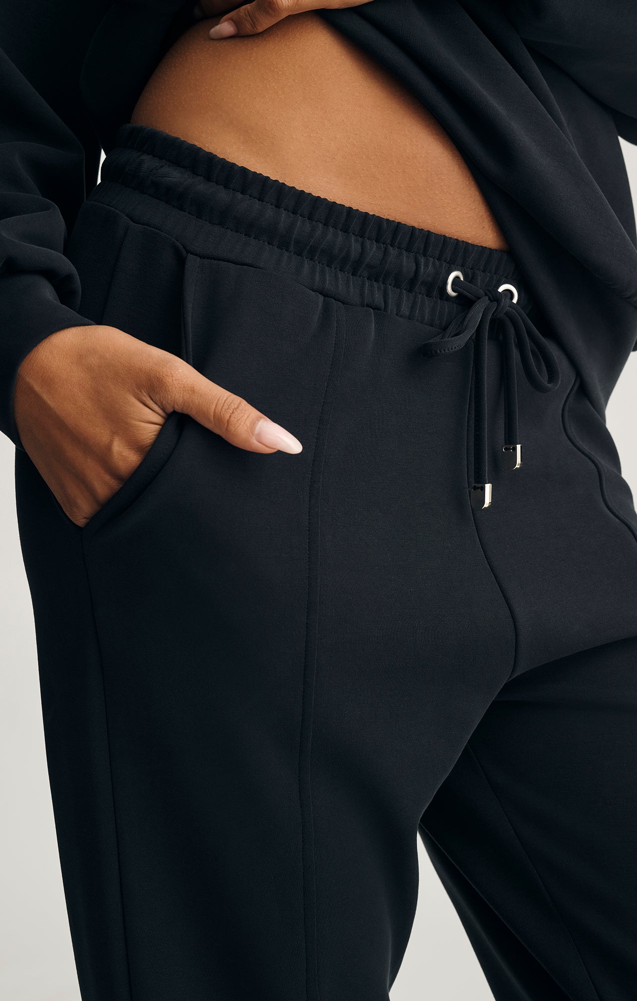 LUXE TOUCH SWEATPANTS IN BLACK