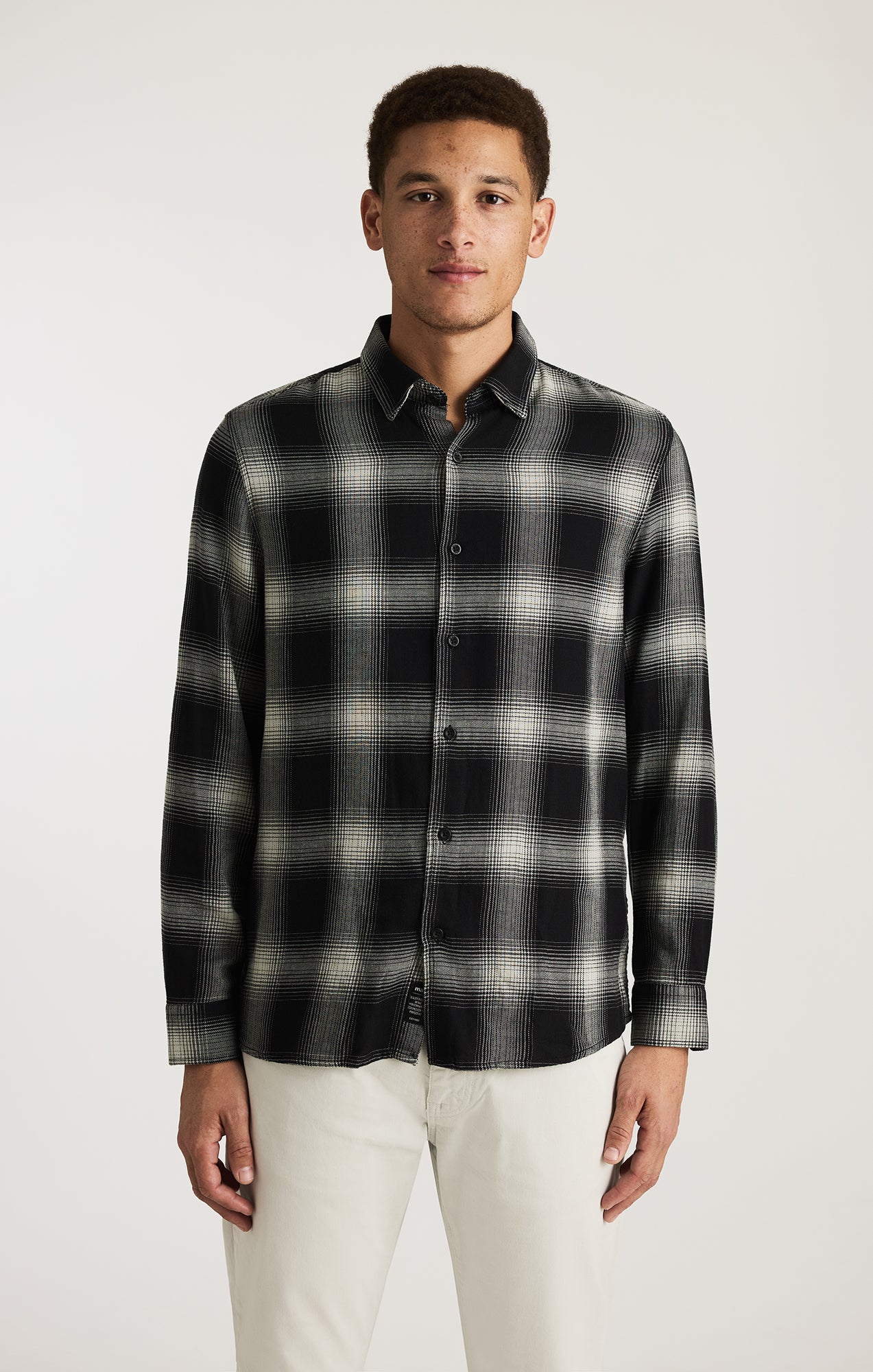 PLAID LONG SLEEVE BUTTON-UP SHIRT IN BLACK CHECK