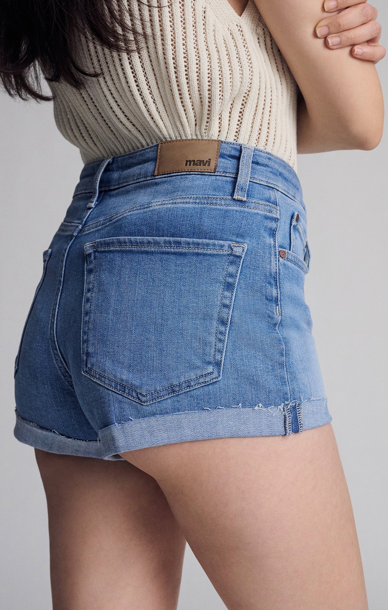 VIVIA CUFFED SHORTS IN LIGHT FLEX BLUE - Mavi Jeans