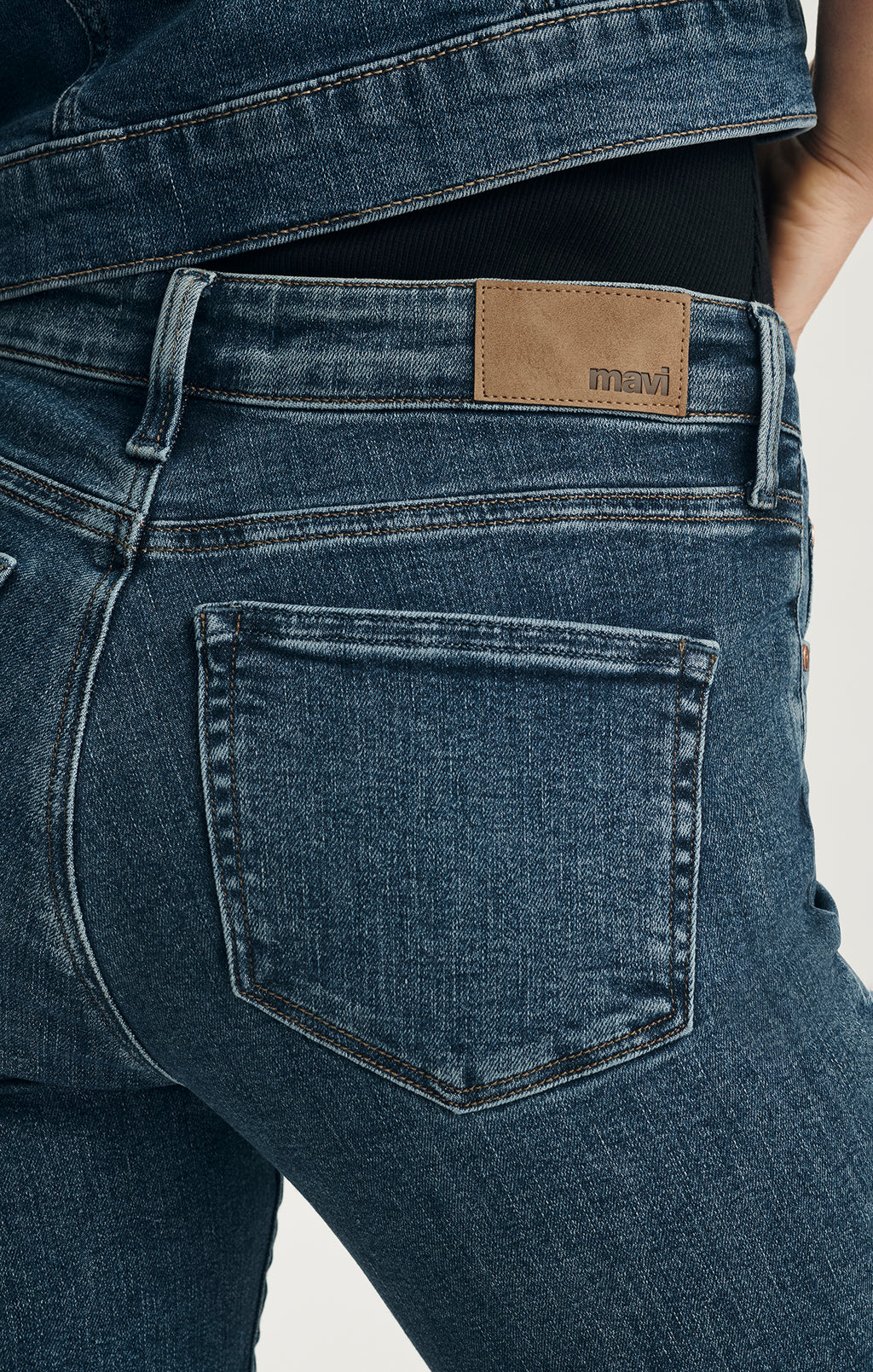 MOLLY BOOTCUT IN DARK BRUSHED FLEX BLUE - Mavi Jeans