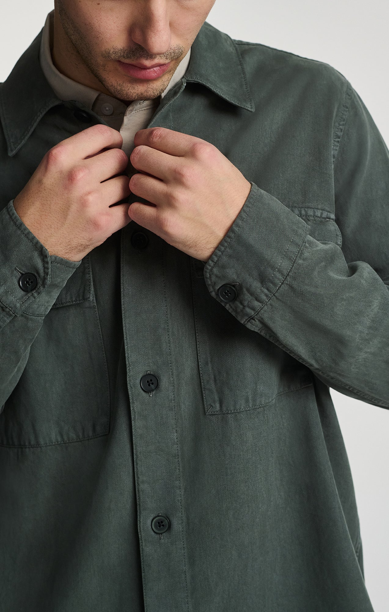 DOUBLE POCKET BUTTON-UP SHIRT IN URBAN CHIC - Mavi Jeans
