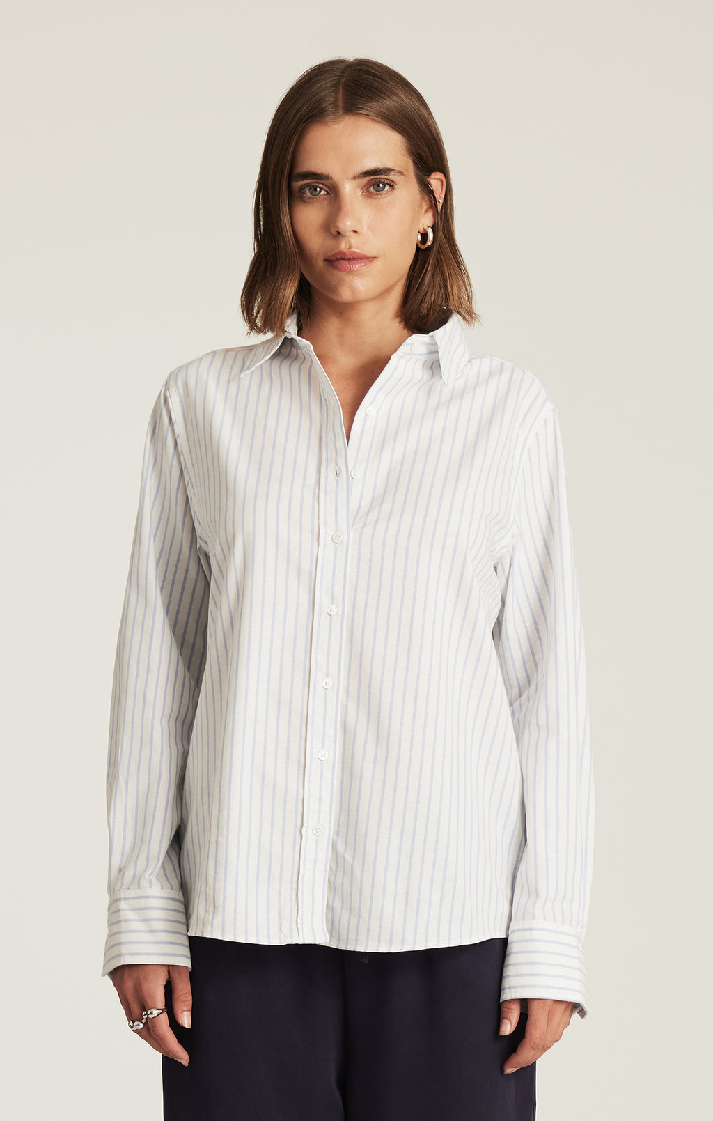 LONG SLEEVE BUTTON-UP SHIRT IN WHITE BLUE STRIPE