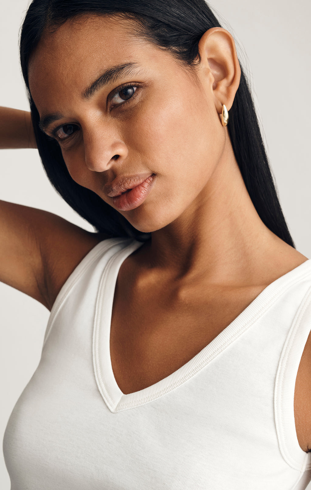 V-NECK TANK TOP IN WHITE - Mavi Jeans