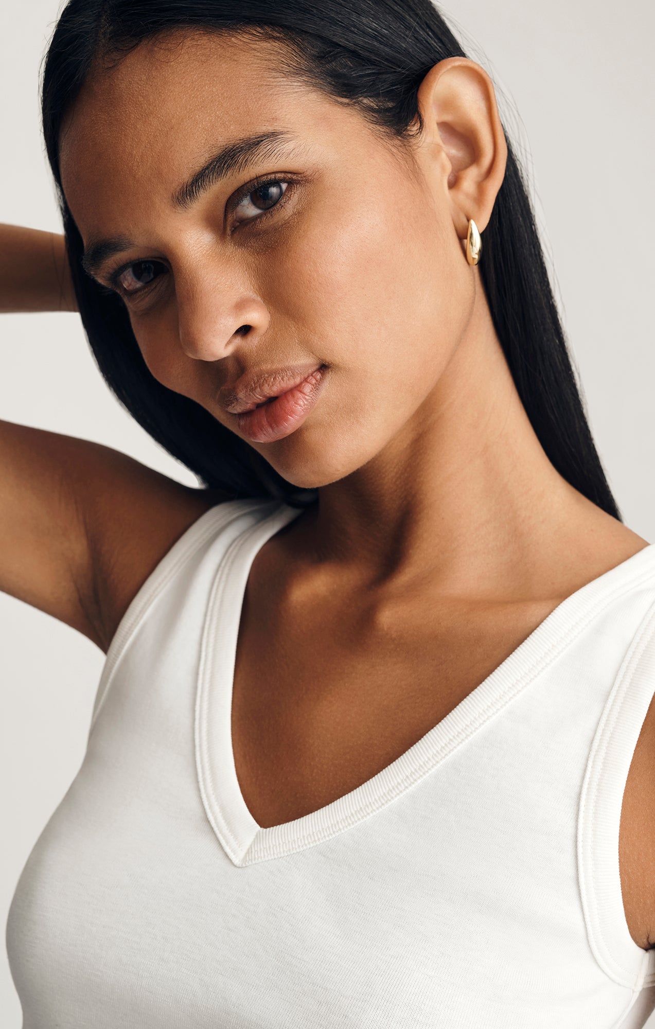 V-NECK TANK TOP IN WHITE - Mavi Jeans