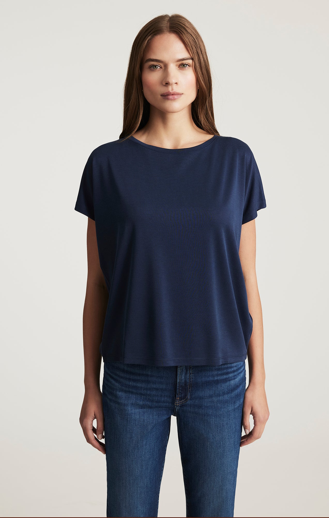 LUXE TOUCH TENCEL™ BOAT NECK T-SHIRT IN MOOD INDIGO - Mavi Jeans
