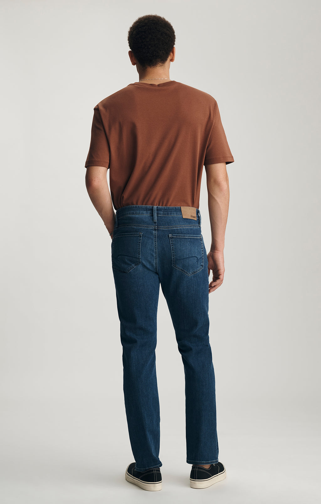 ZACH STRAIGHT LEG IN DARK BRUSHED WILLIAMSBURG - Mavi Jeans