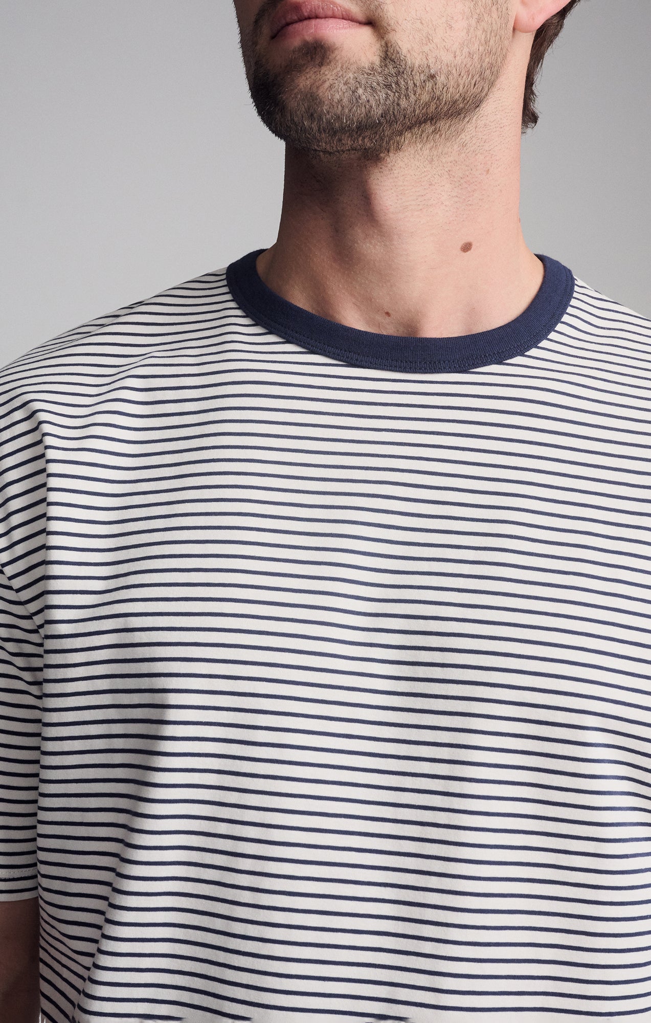 STRIPED SHORT SLEEVE CREW NECK T-SHIRT IN BLACK IRIS - Mavi Jeans