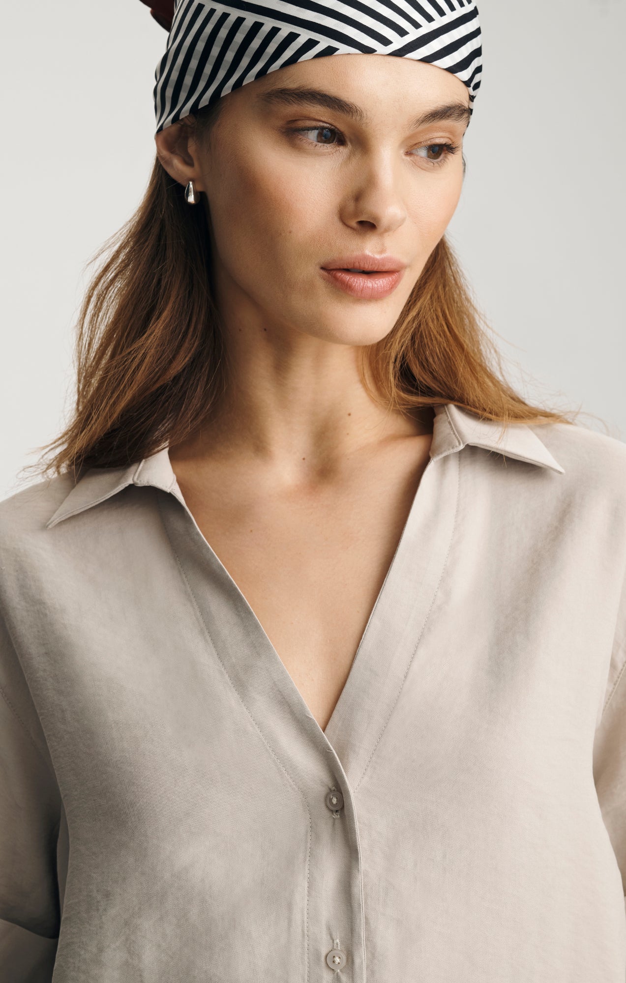 LUXE TOUCH SHORT SLEEVE BUTTON-UP SHIRT IN OYSTER GRAY - Mavi Jeans