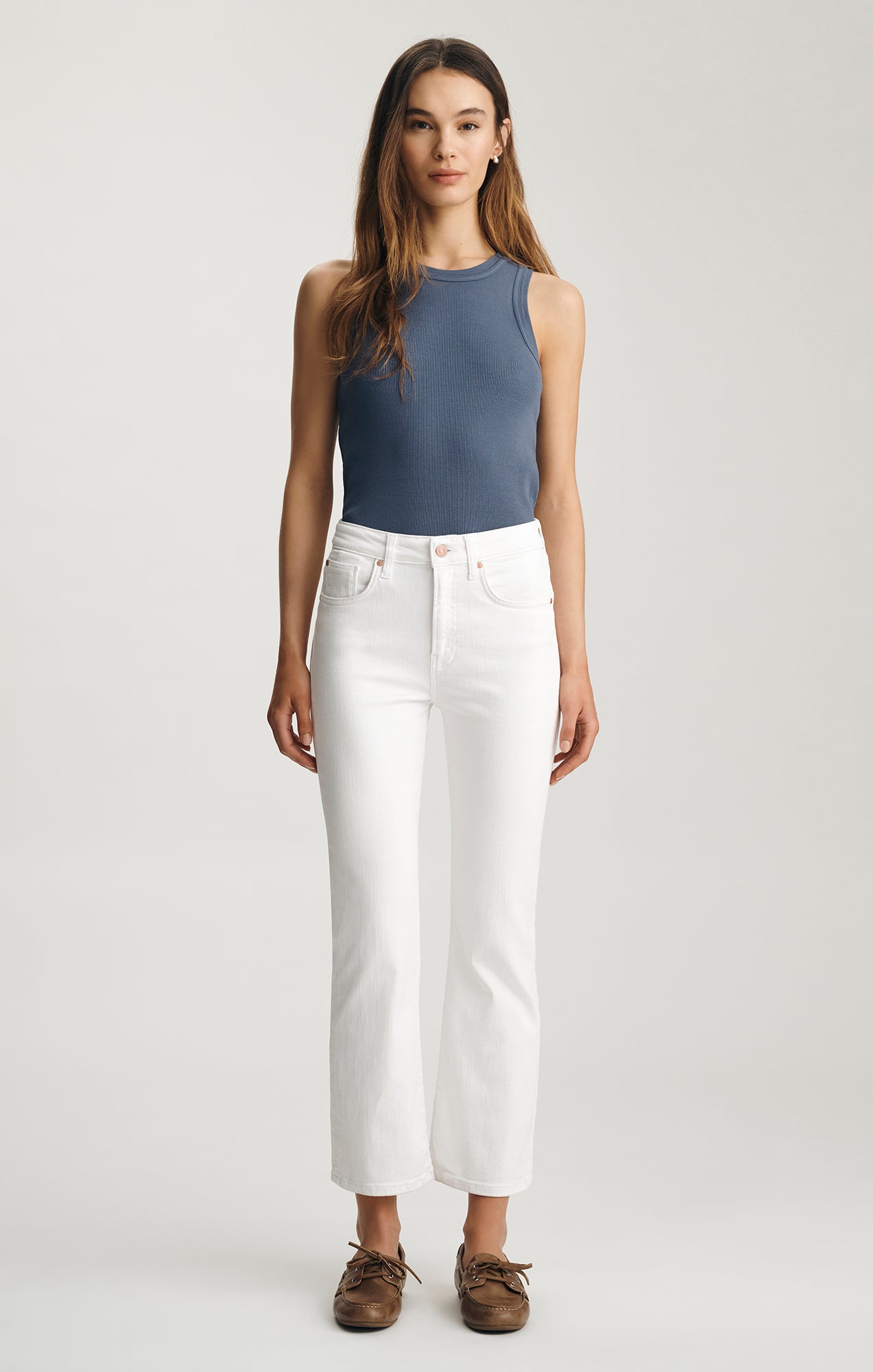 ANIKA CROPPED FLARE IN WHITE FLEX BLUE