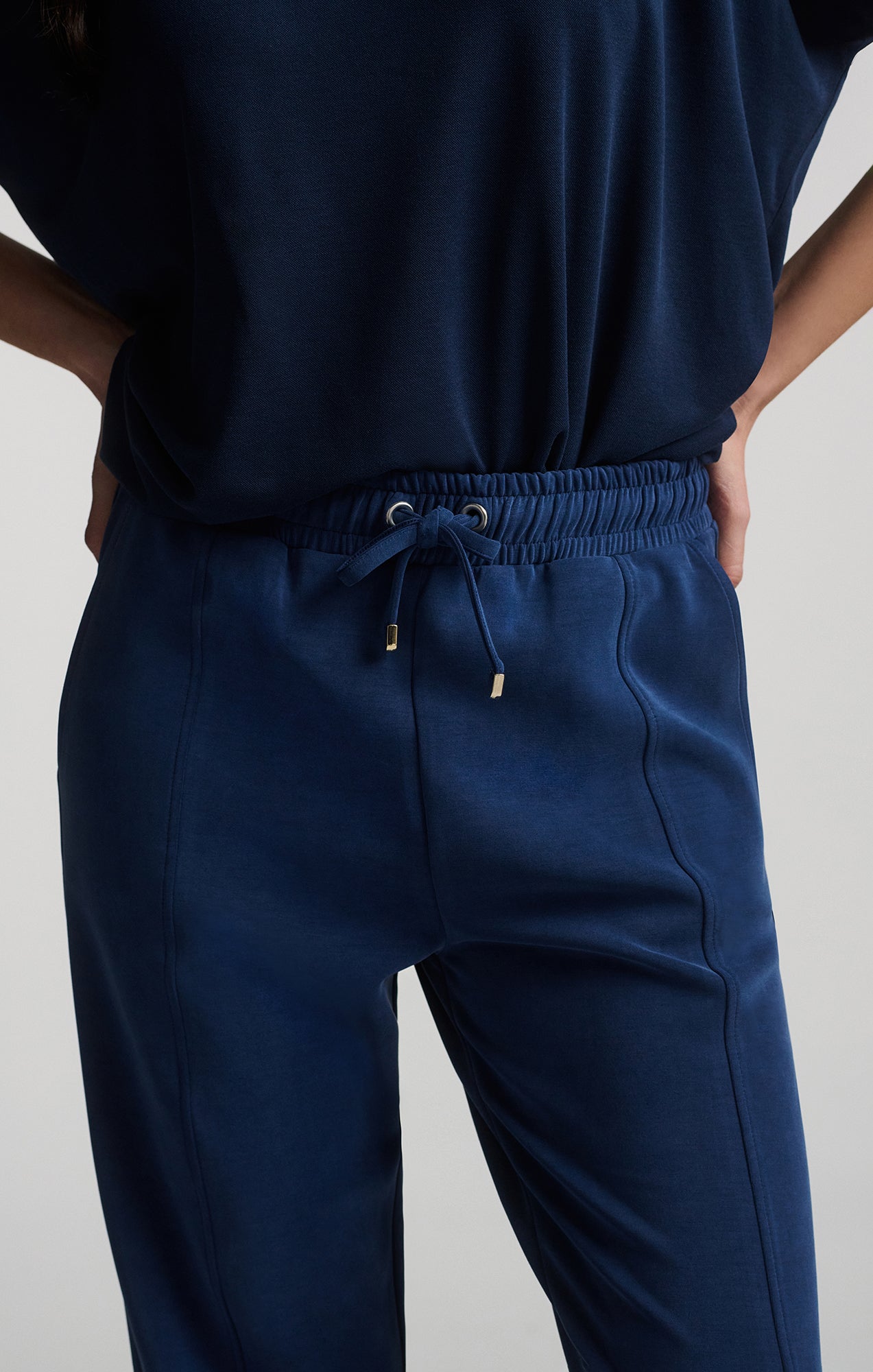 LUXE TOUCH TENCEL™ SWEATPANTS IN MEDIEVAL BLUE - Mavi Jeans