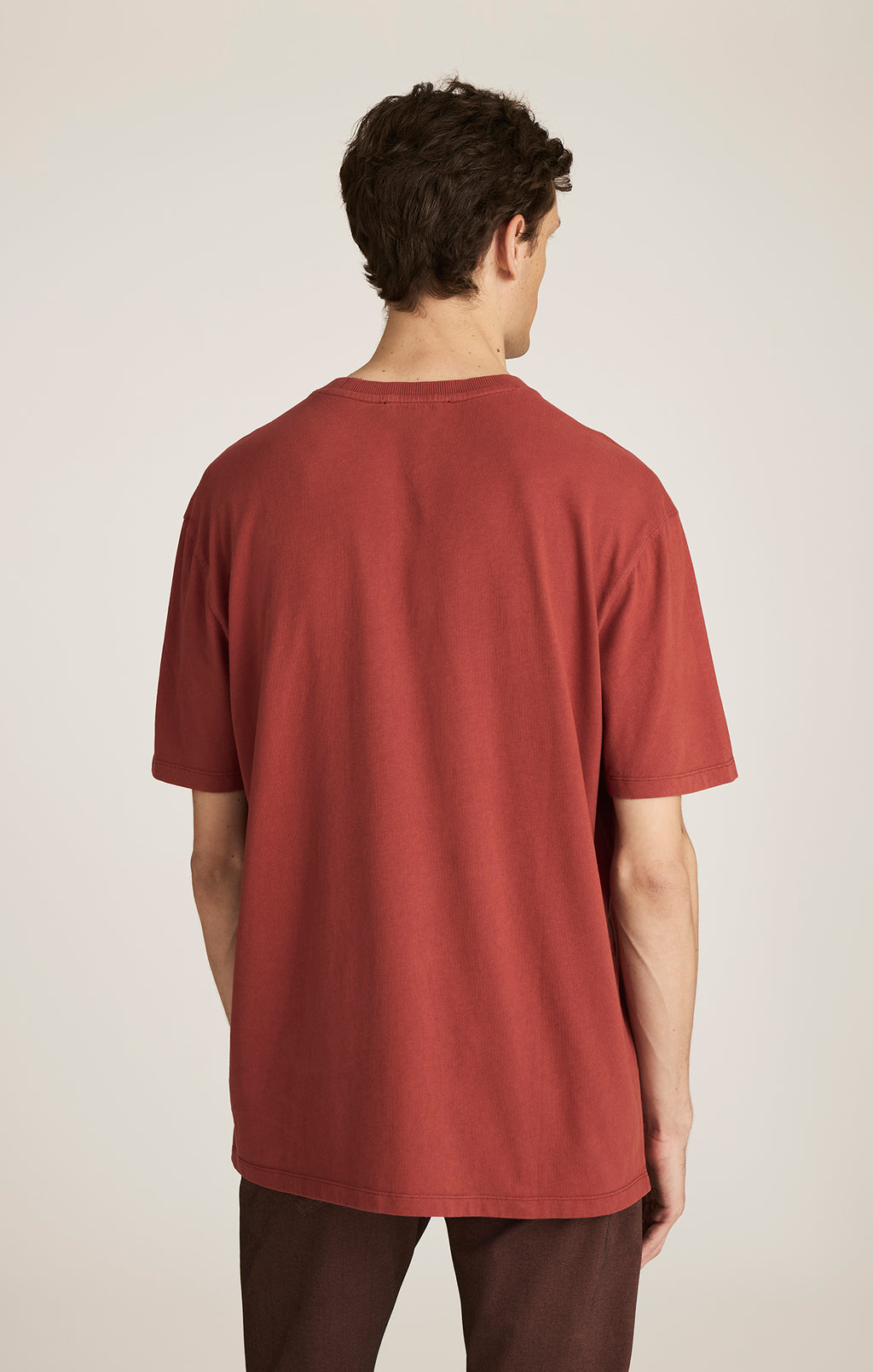 SHORT SLEEVE CREW NECK T-SHIRT IN BARN RED - Mavi Jeans